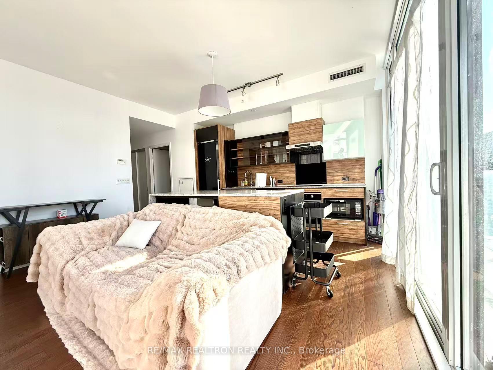 Photo 3 of Unit 1104, 75 St Nicholas Street, Toronto, Bay Street Corridor — HOMEH