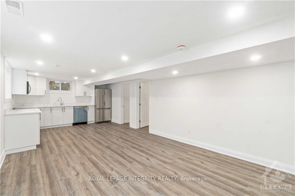 Photo 3 of Unit B, 25 Newhaven Street, Ottawa, Manordale — HOMEH