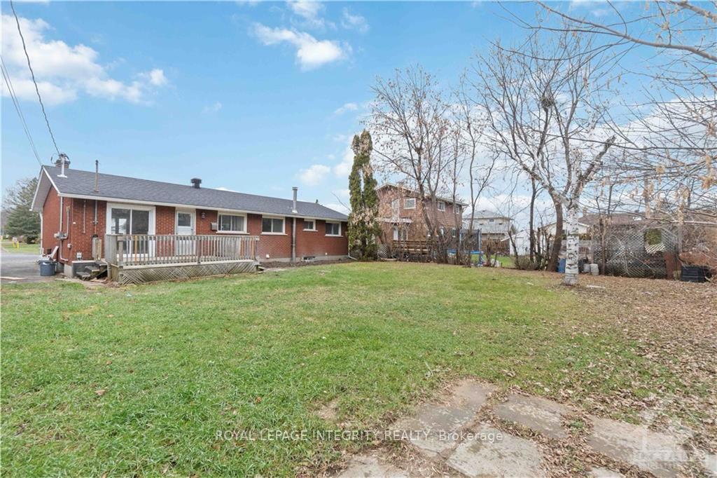 Photo 11 of Unit B, 25 Newhaven Street, Ottawa, Manordale — HOMEH