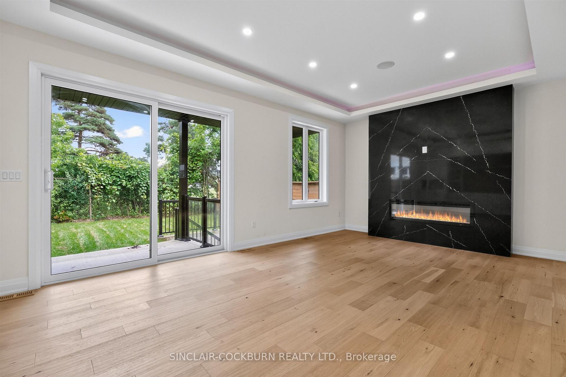 Photo 7 of 768 Montbeck Crescent, Mississauga, Lakeview — HOMEH