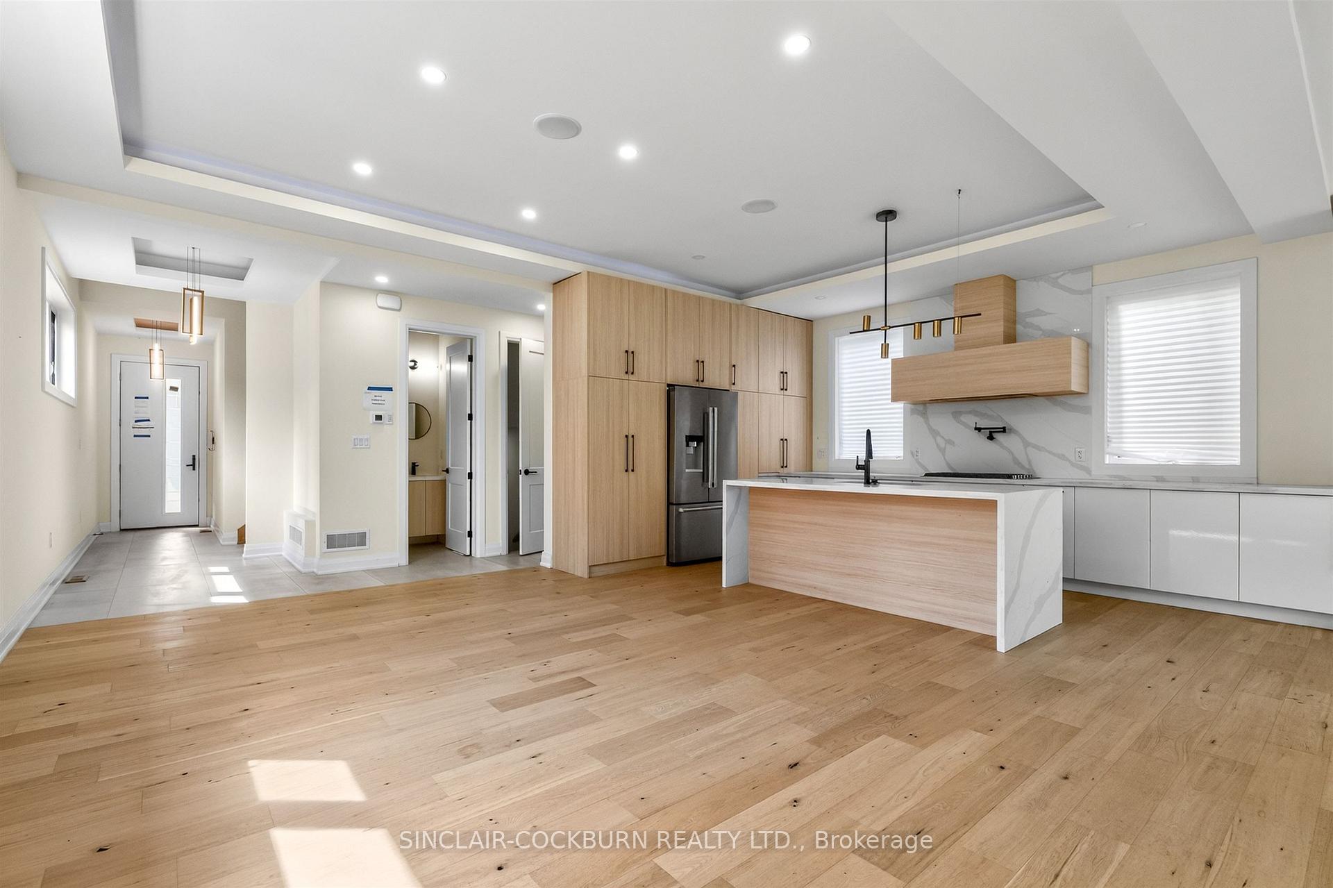Photo 8 of 768 Montbeck Crescent, Mississauga, Lakeview — HOMEH