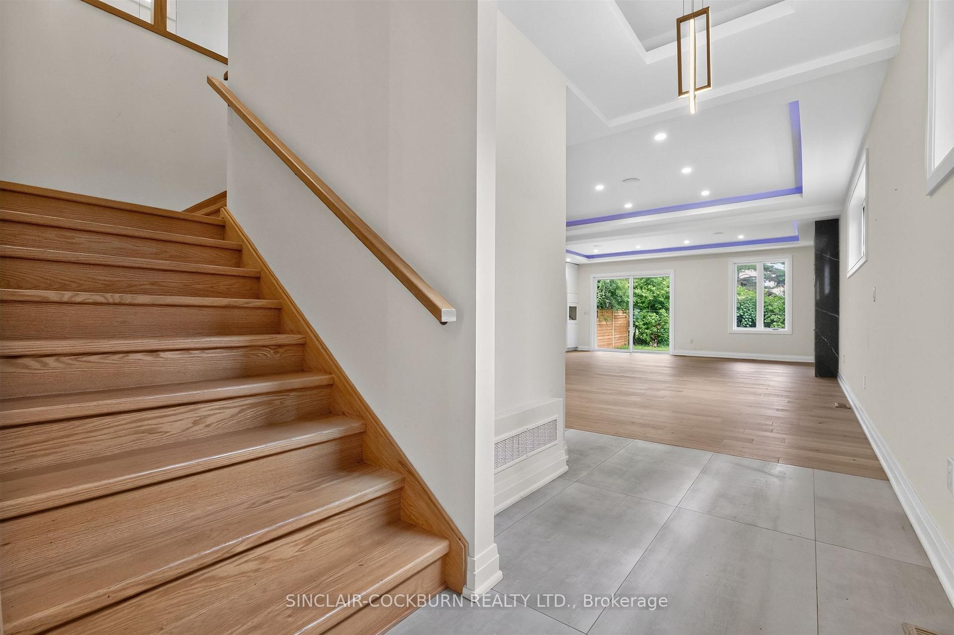 Photo 14 of 768 Montbeck Crescent, Mississauga, Lakeview — HOMEH