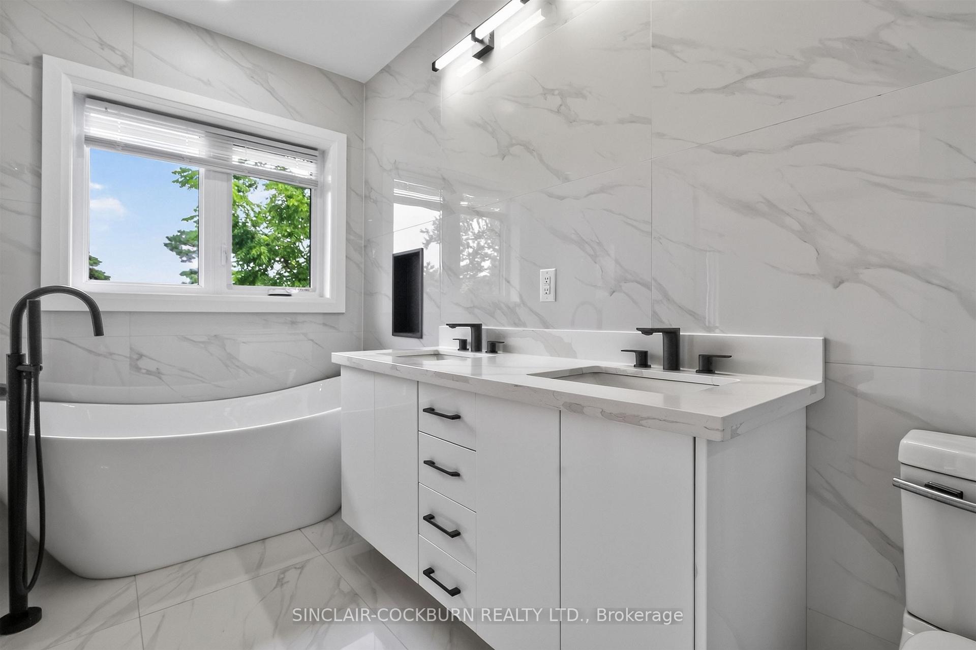Photo 19 of 768 Montbeck Crescent, Mississauga, Lakeview — HOMEH