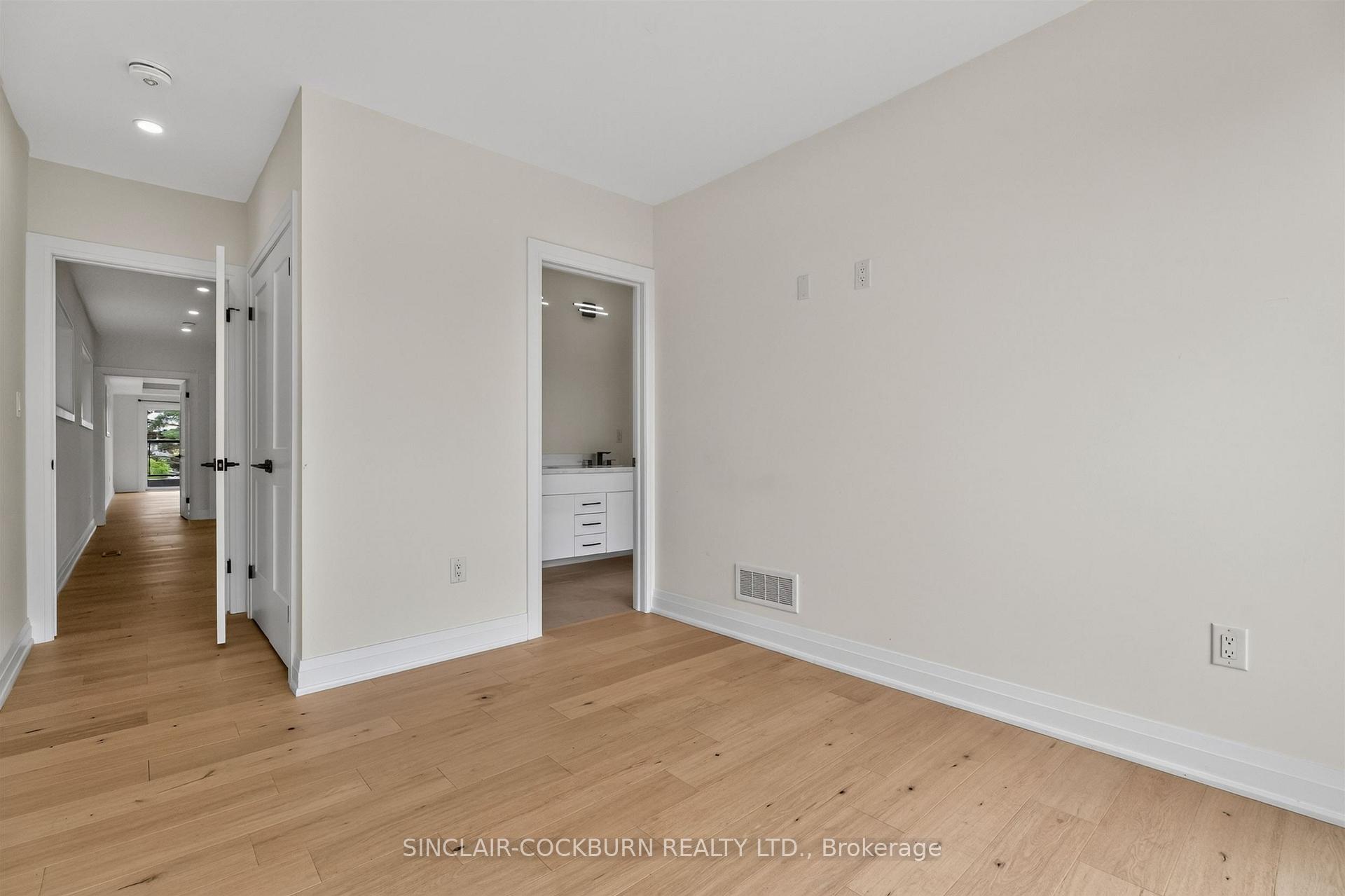 Photo 23 of 768 Montbeck Crescent, Mississauga, Lakeview — HOMEH