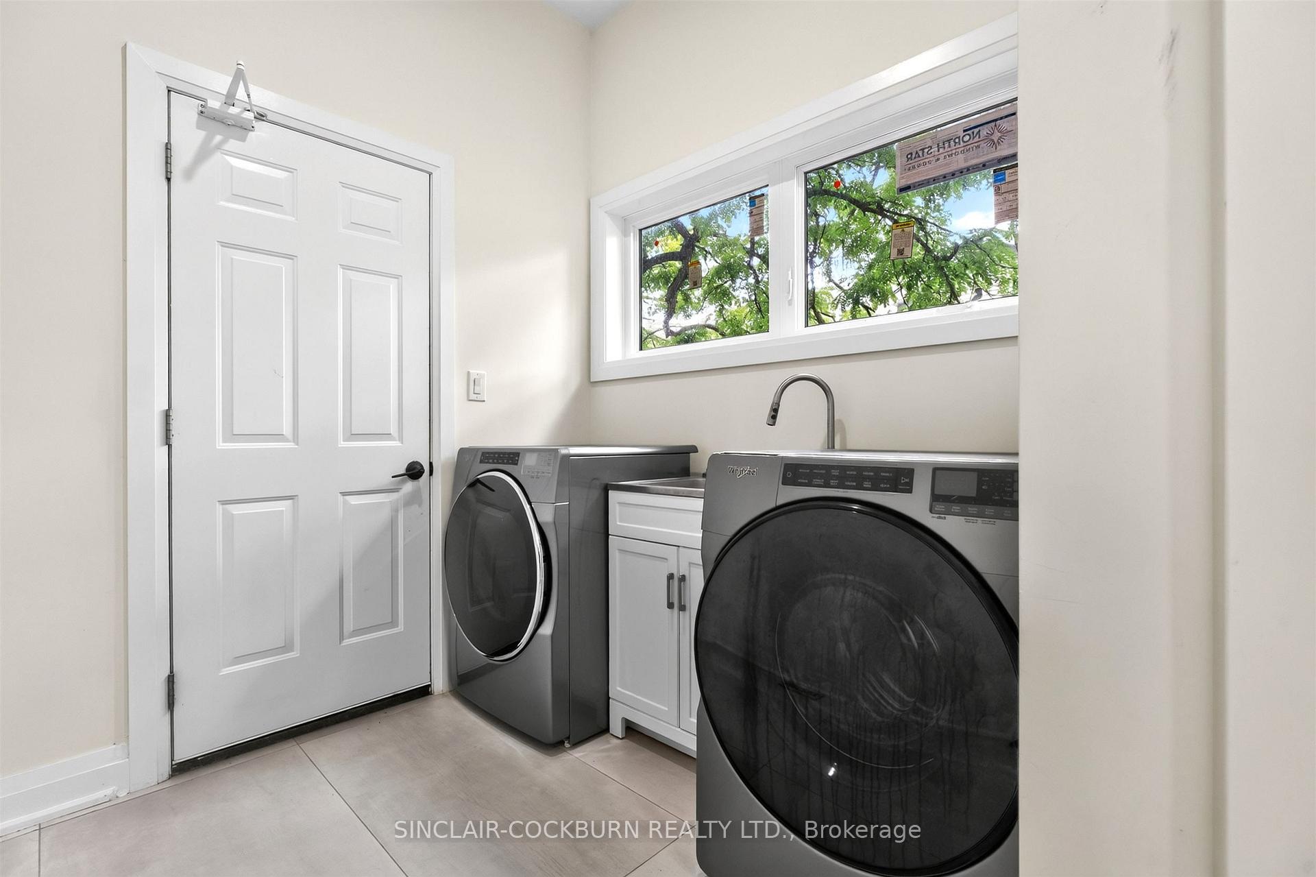 Photo 25 of 768 Montbeck Crescent, Mississauga, Lakeview — HOMEH