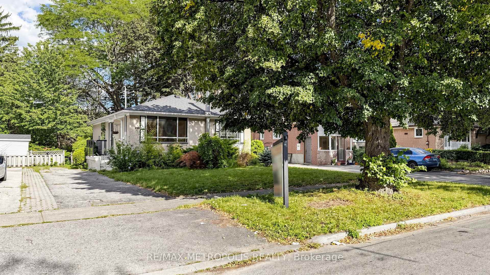 Photo 1 of 139 Pandora Circle, Scarborough, Woburn — HOMEH