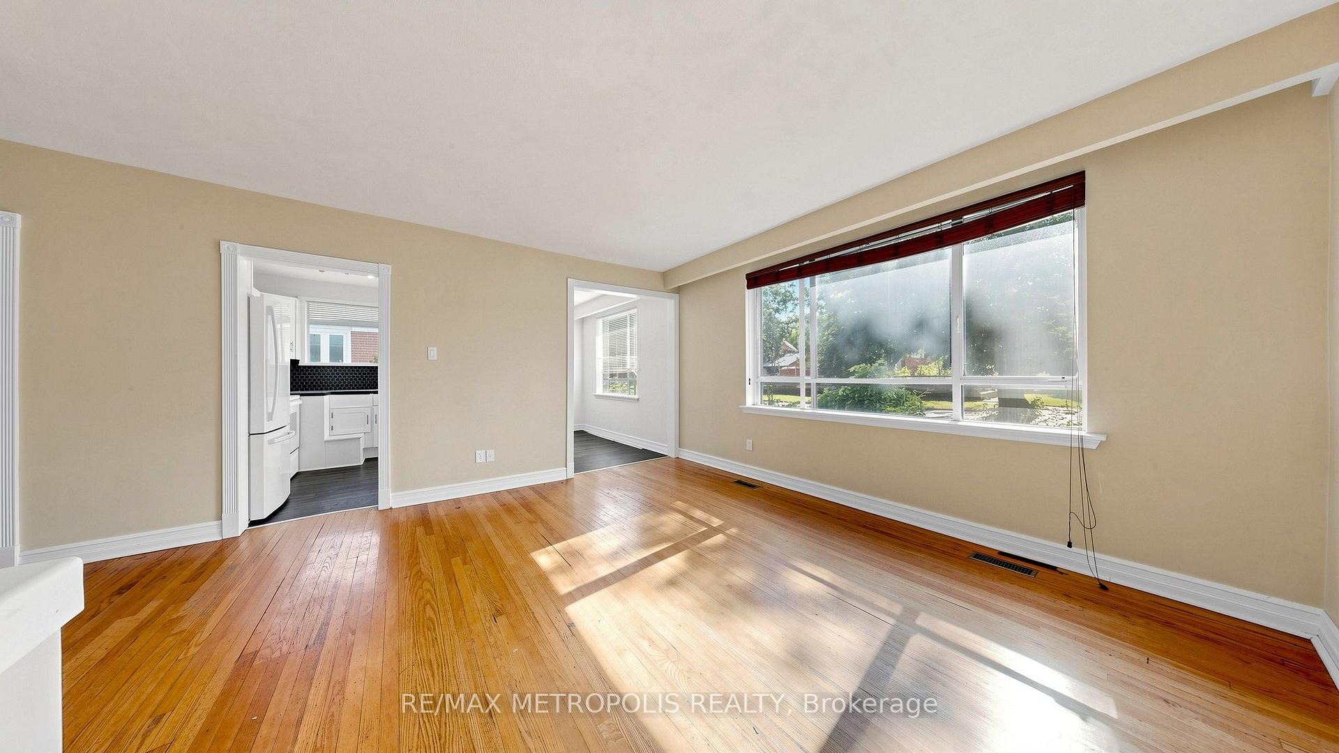 Photo 7 of 139 Pandora Circle, Scarborough, Woburn — HOMEH
