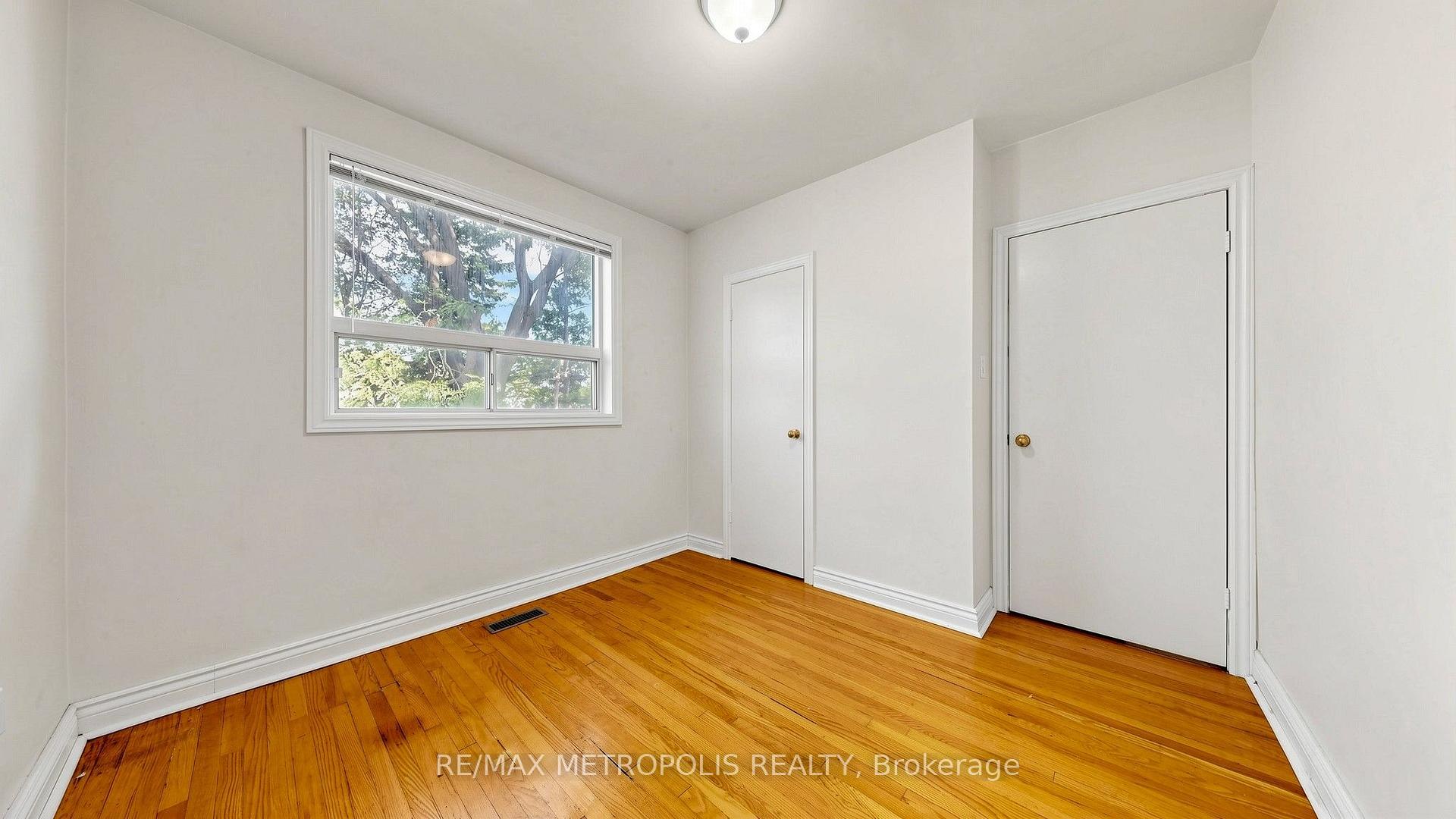 Photo 20 of 139 Pandora Circle, Scarborough, Woburn — HOMEH