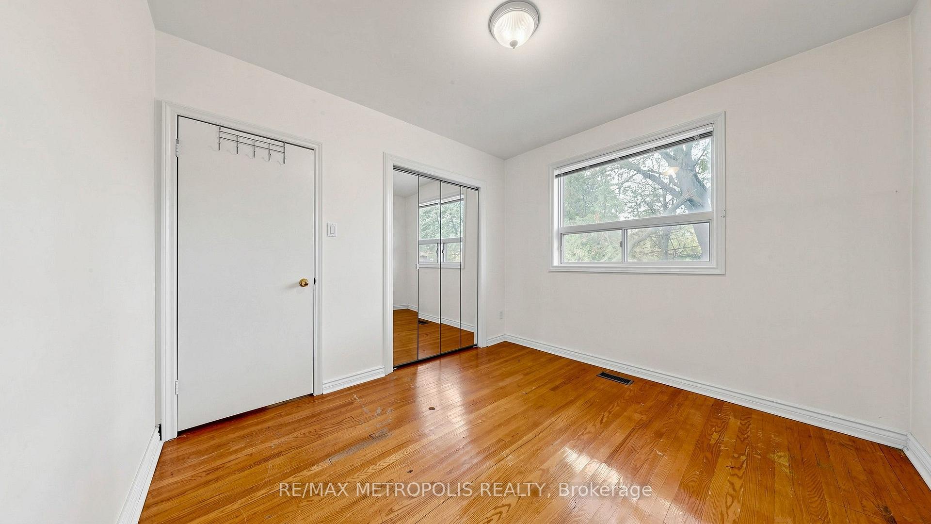 Photo 24 of 139 Pandora Circle, Scarborough, Woburn — HOMEH