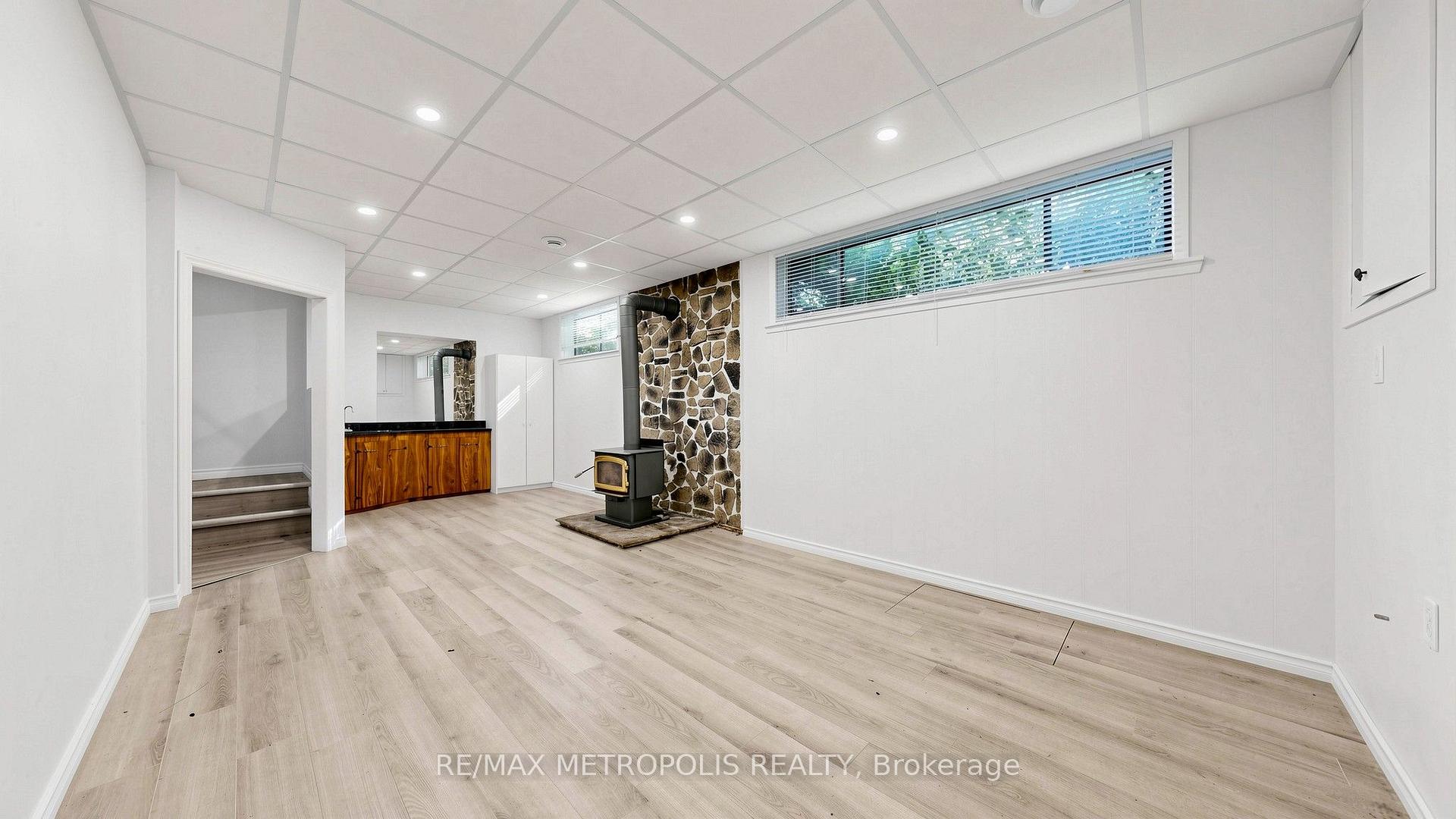 Photo 30 of 139 Pandora Circle, Scarborough, Woburn — HOMEH