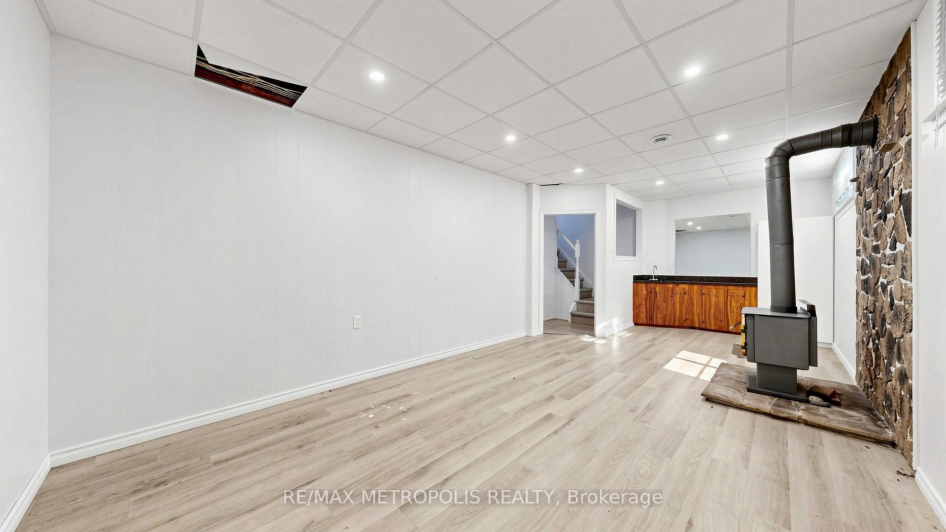 Photo 31 of 139 Pandora Circle, Scarborough, Woburn — HOMEH