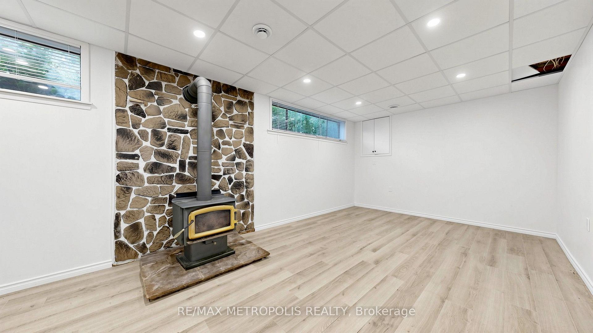Photo 32 of 139 Pandora Circle, Scarborough, Woburn — HOMEH