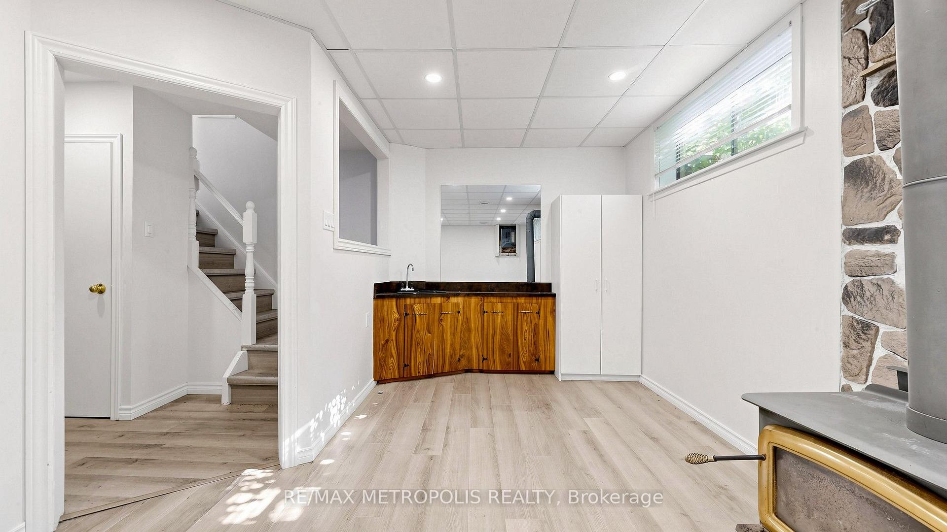 Photo 34 of 139 Pandora Circle, Scarborough, Woburn — HOMEH