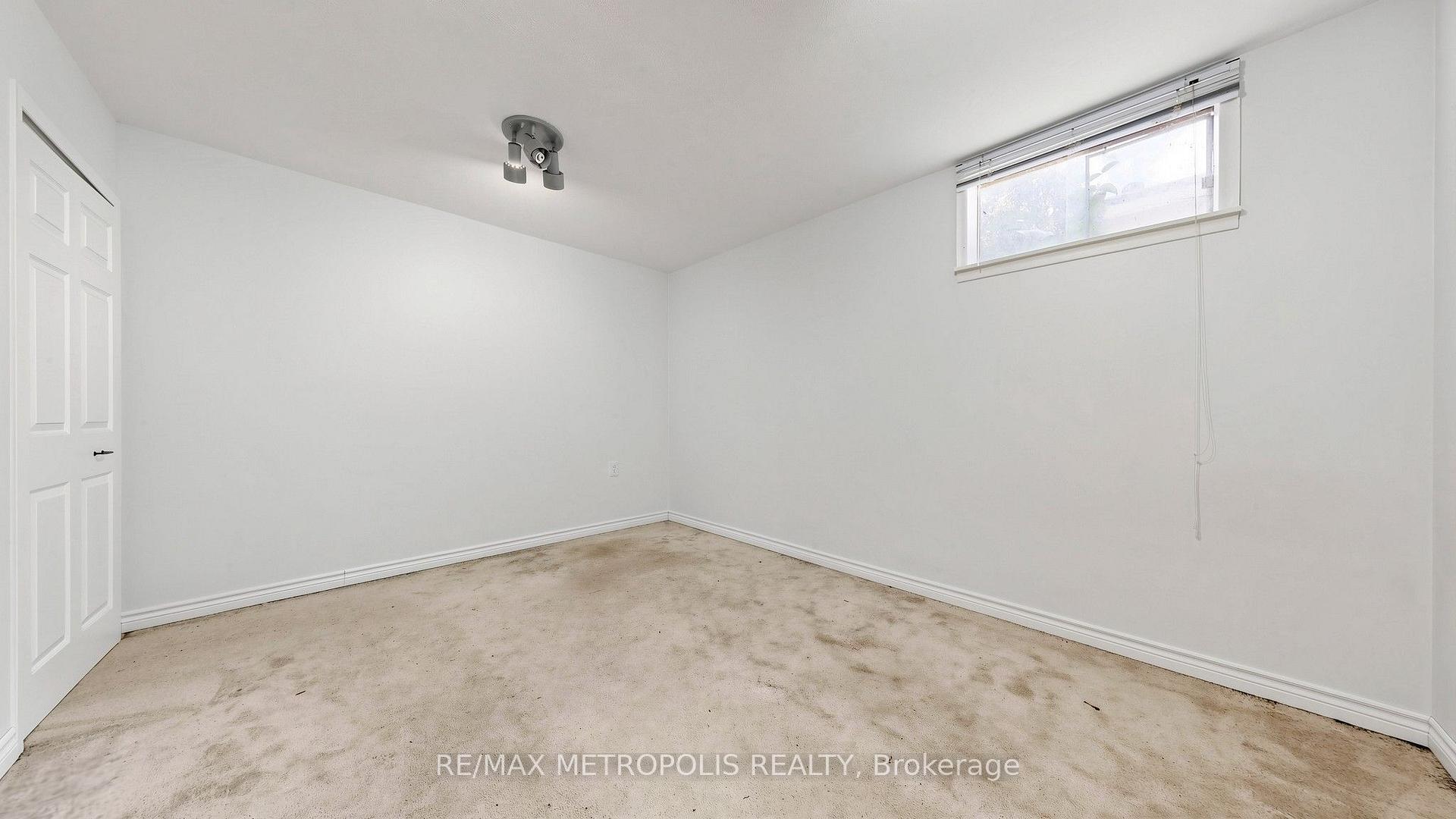 Photo 35 of 139 Pandora Circle, Scarborough, Woburn — HOMEH