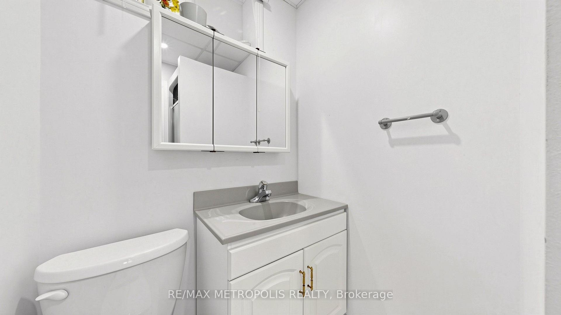 Photo 41 of 139 Pandora Circle, Scarborough, Woburn — HOMEH