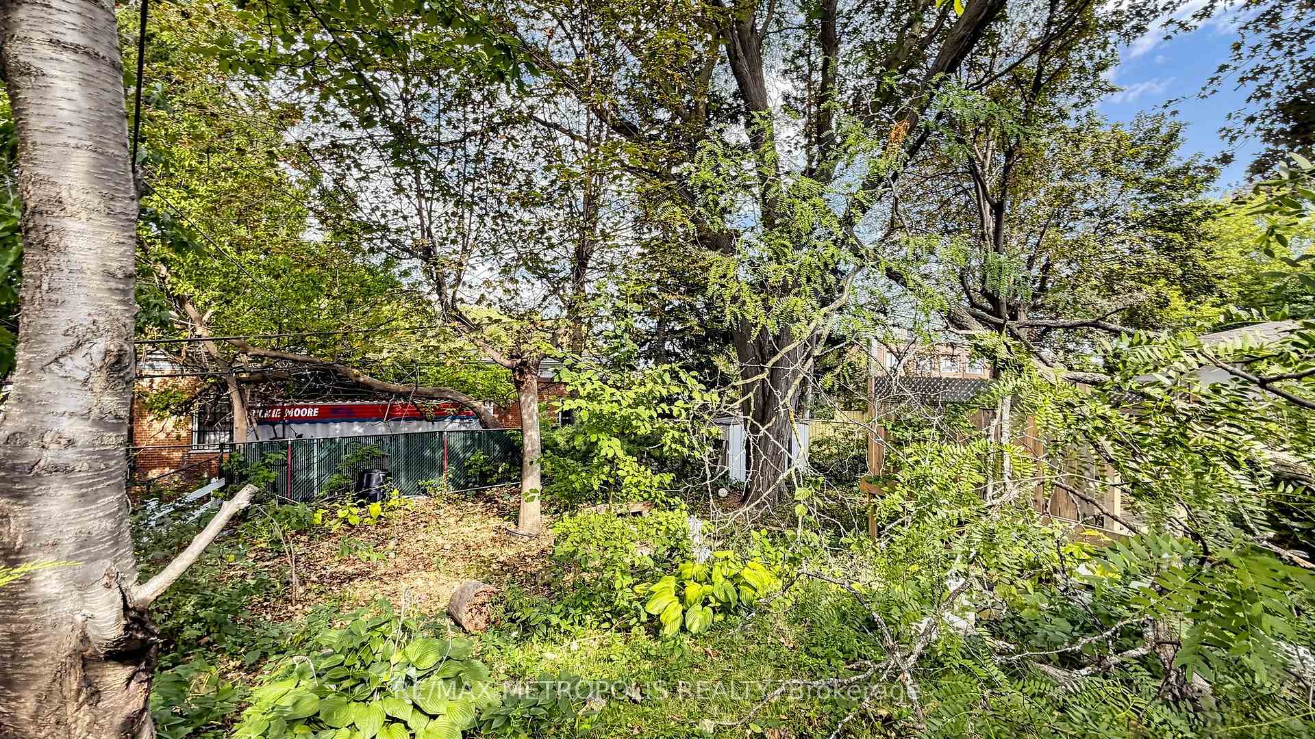Photo 44 of 139 Pandora Circle, Scarborough, Woburn — HOMEH