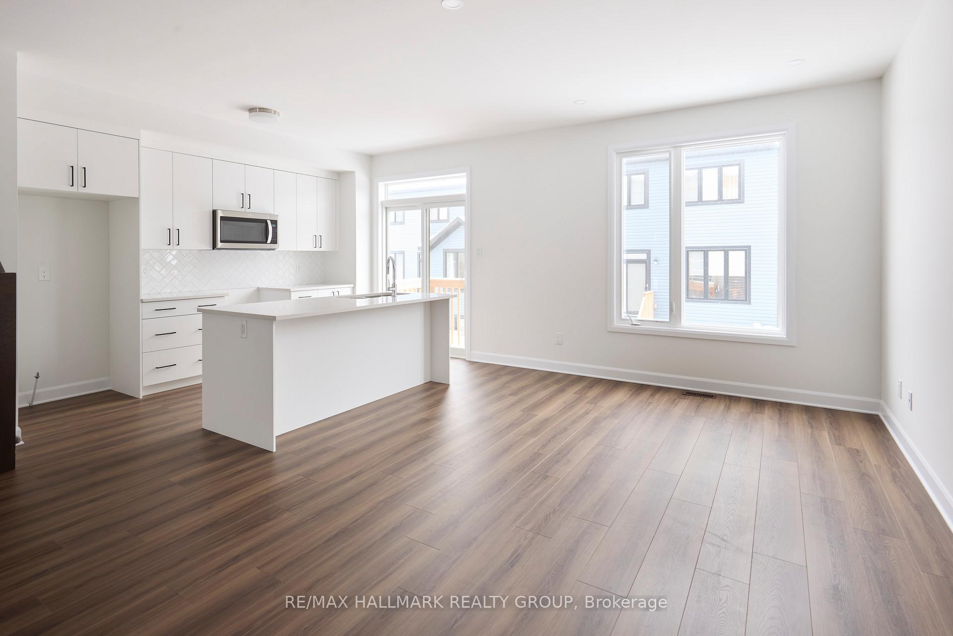 Photo 8 of 547 Roundhouse Crescent, Ottawa, Stittsville (South) — HOMEH