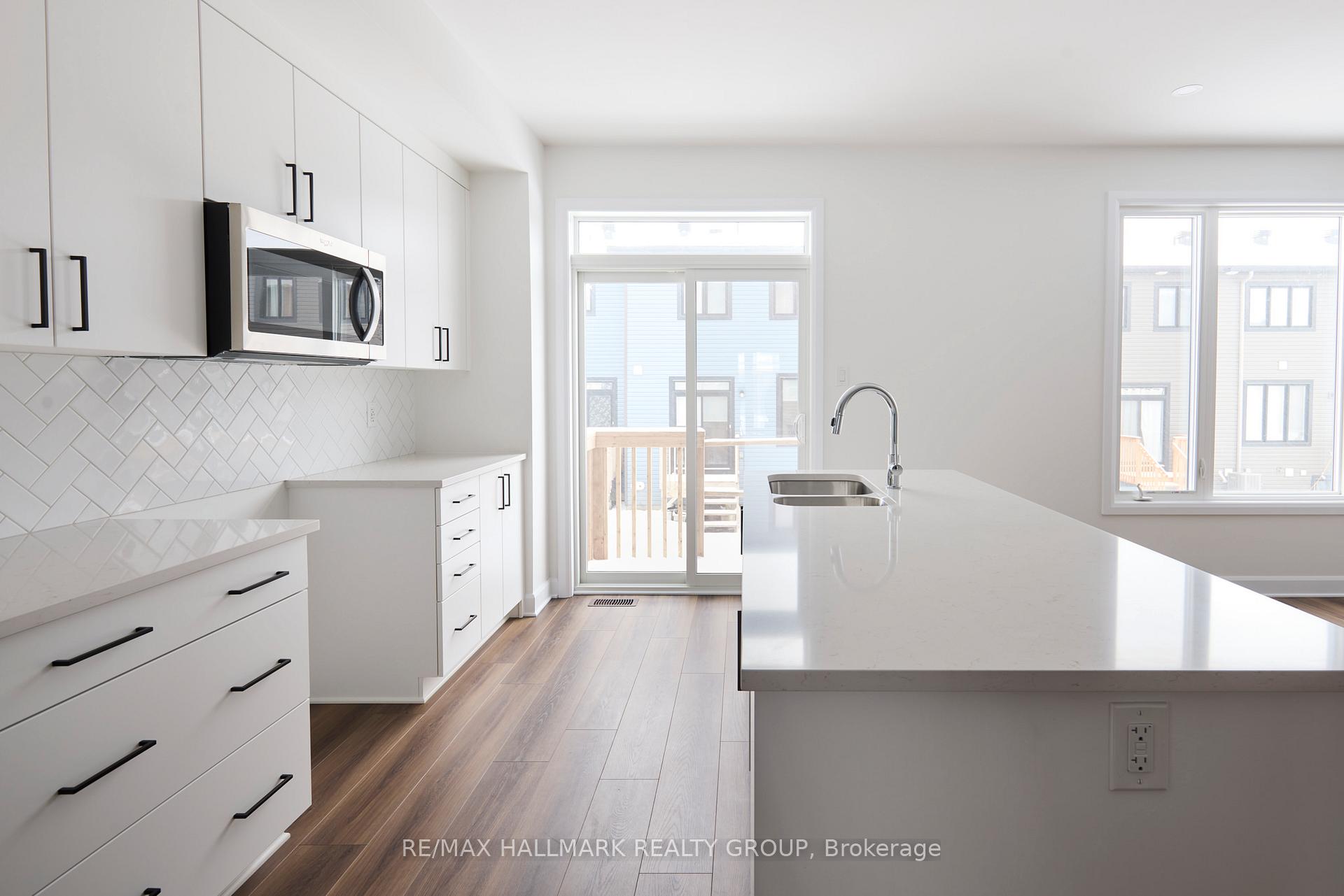 Photo 11 of 547 Roundhouse Crescent, Ottawa, Stittsville (South) — HOMEH