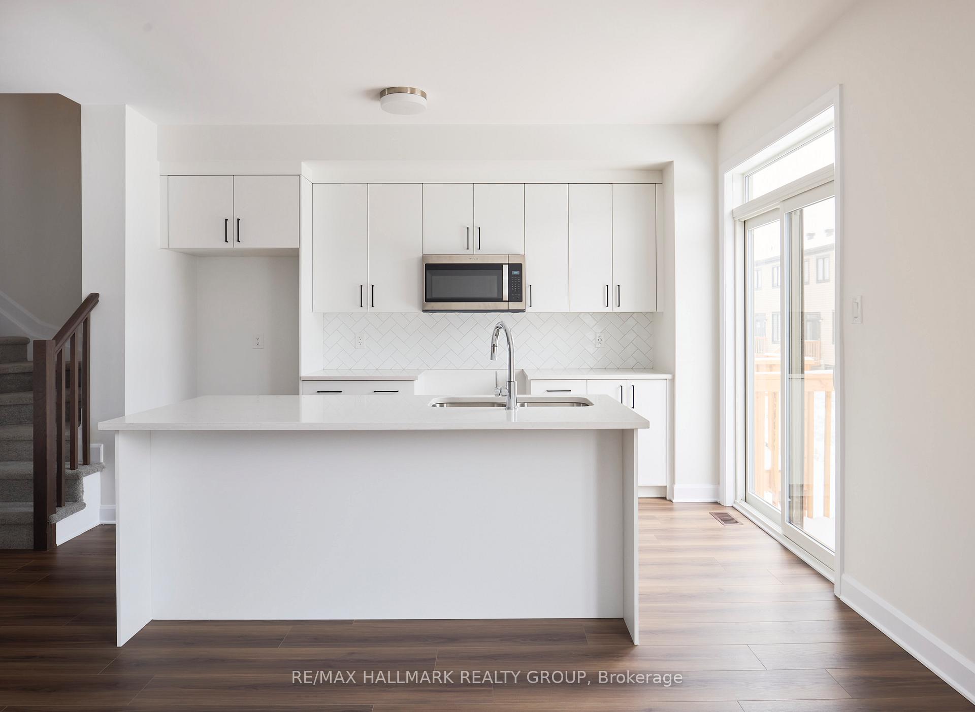 Photo 12 of 547 Roundhouse Crescent, Ottawa, Stittsville (South) — HOMEH