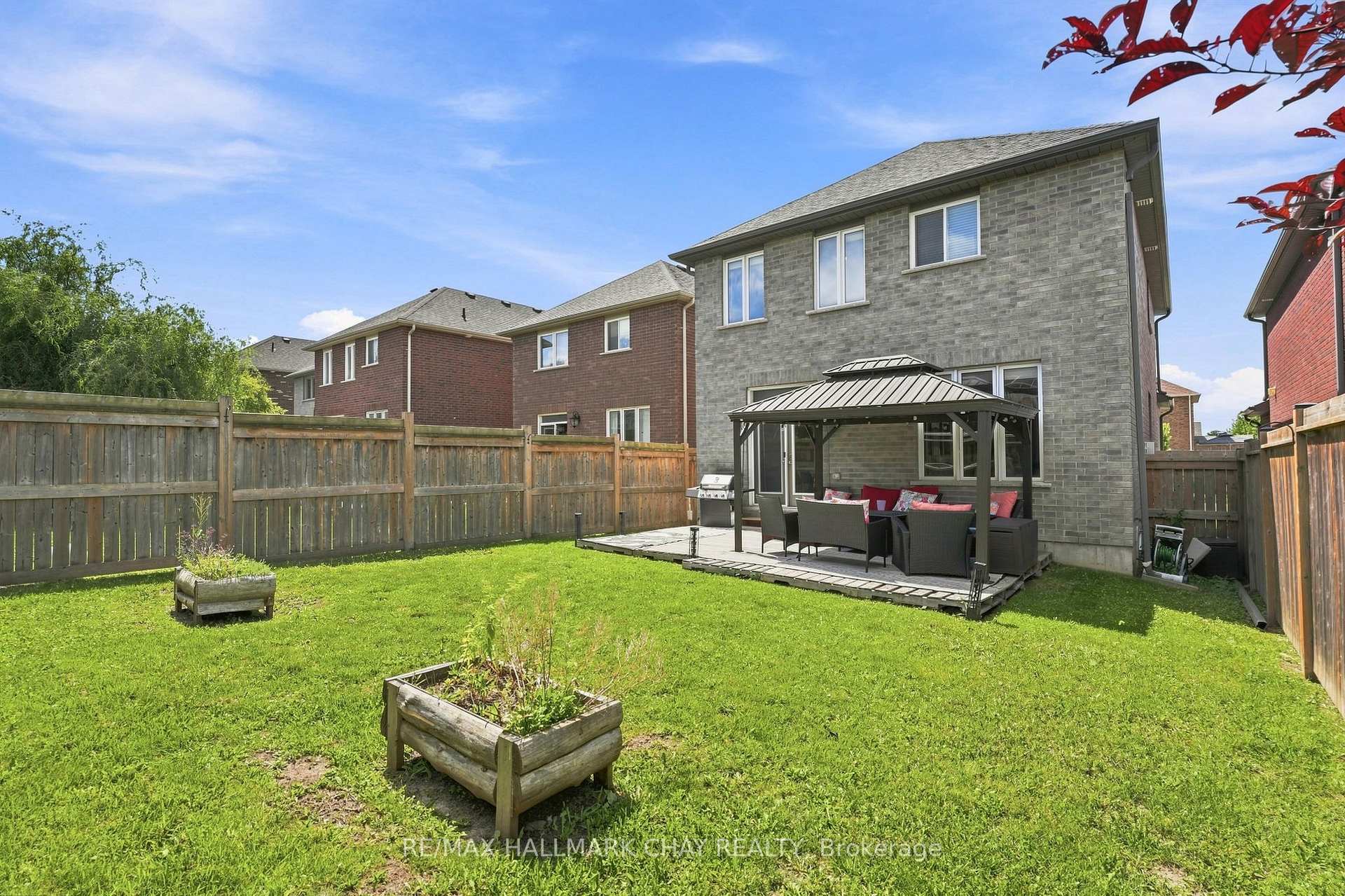 Photo 2 of 23 Nathan Crescent, Barrie, Painswick South — HOMEH