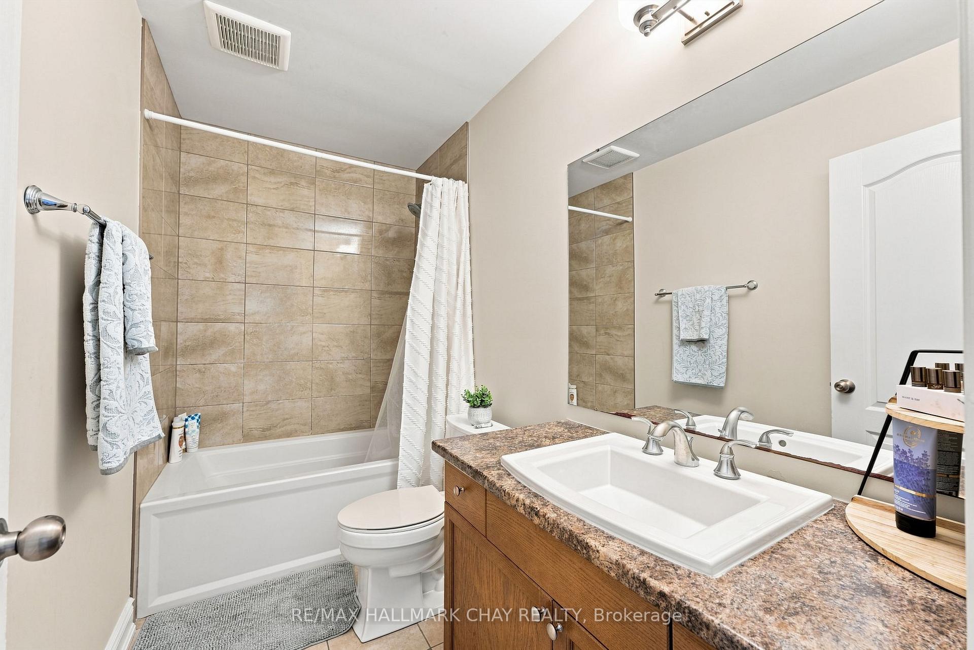 Photo 27 of 23 Nathan Crescent, Barrie, Painswick South — HOMEH