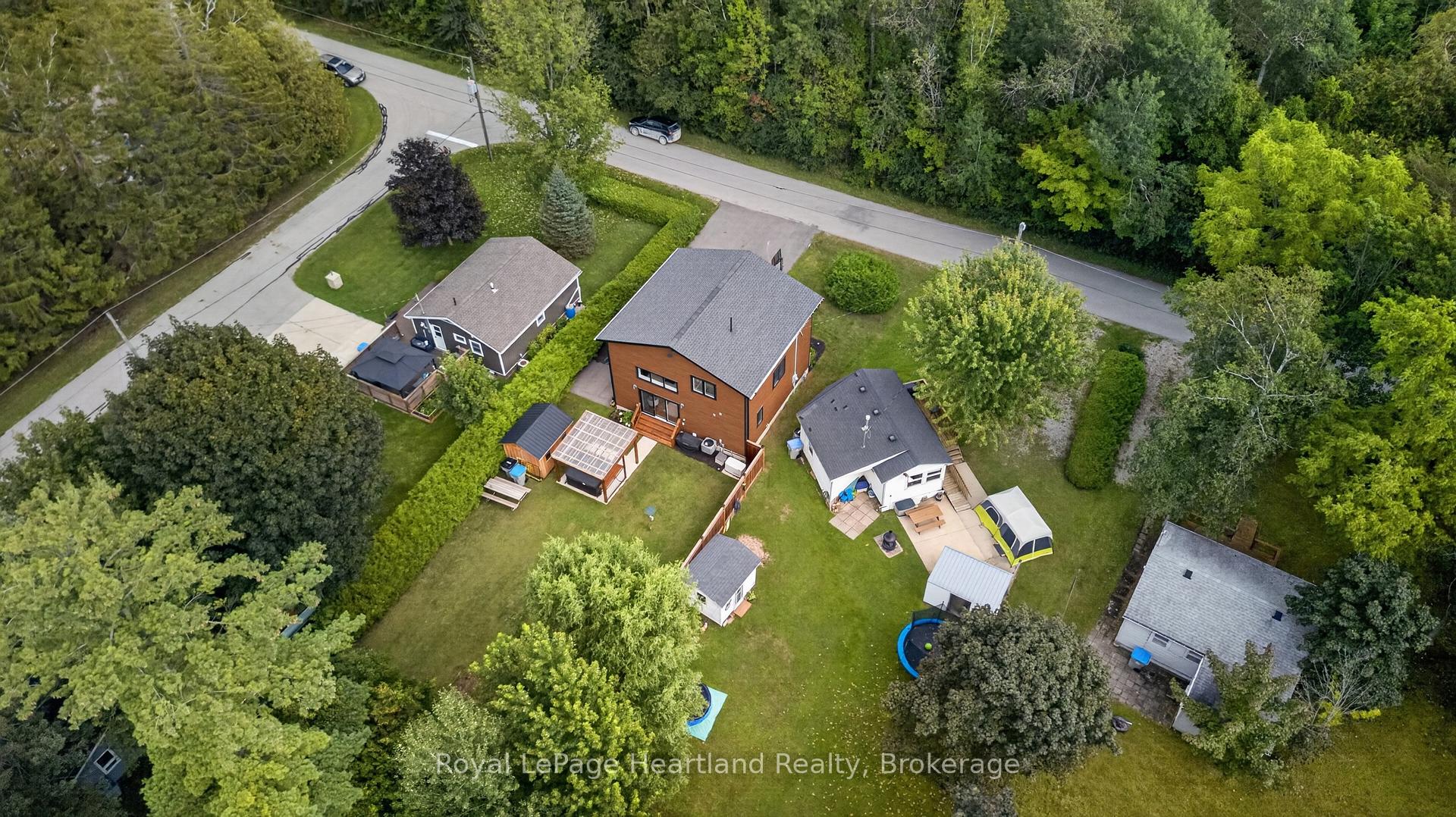 Photo 39 of 11 Maitland Avenue, Central Huron, Goderich — HOMEH