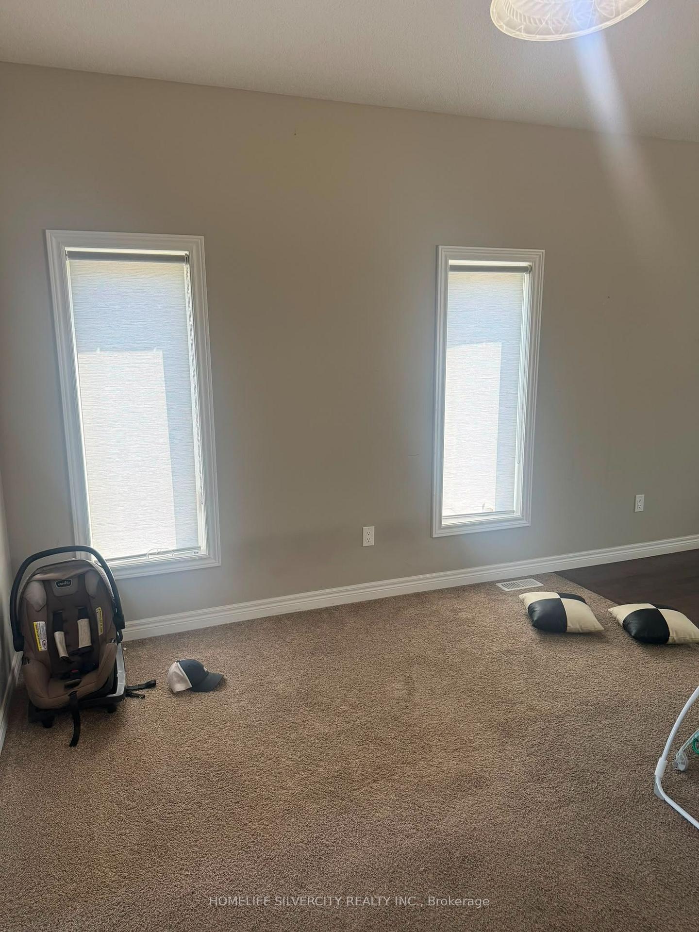 Photo 4 of 505 Florencedale Crescent, Kitchener, Huron Park — HOMEH