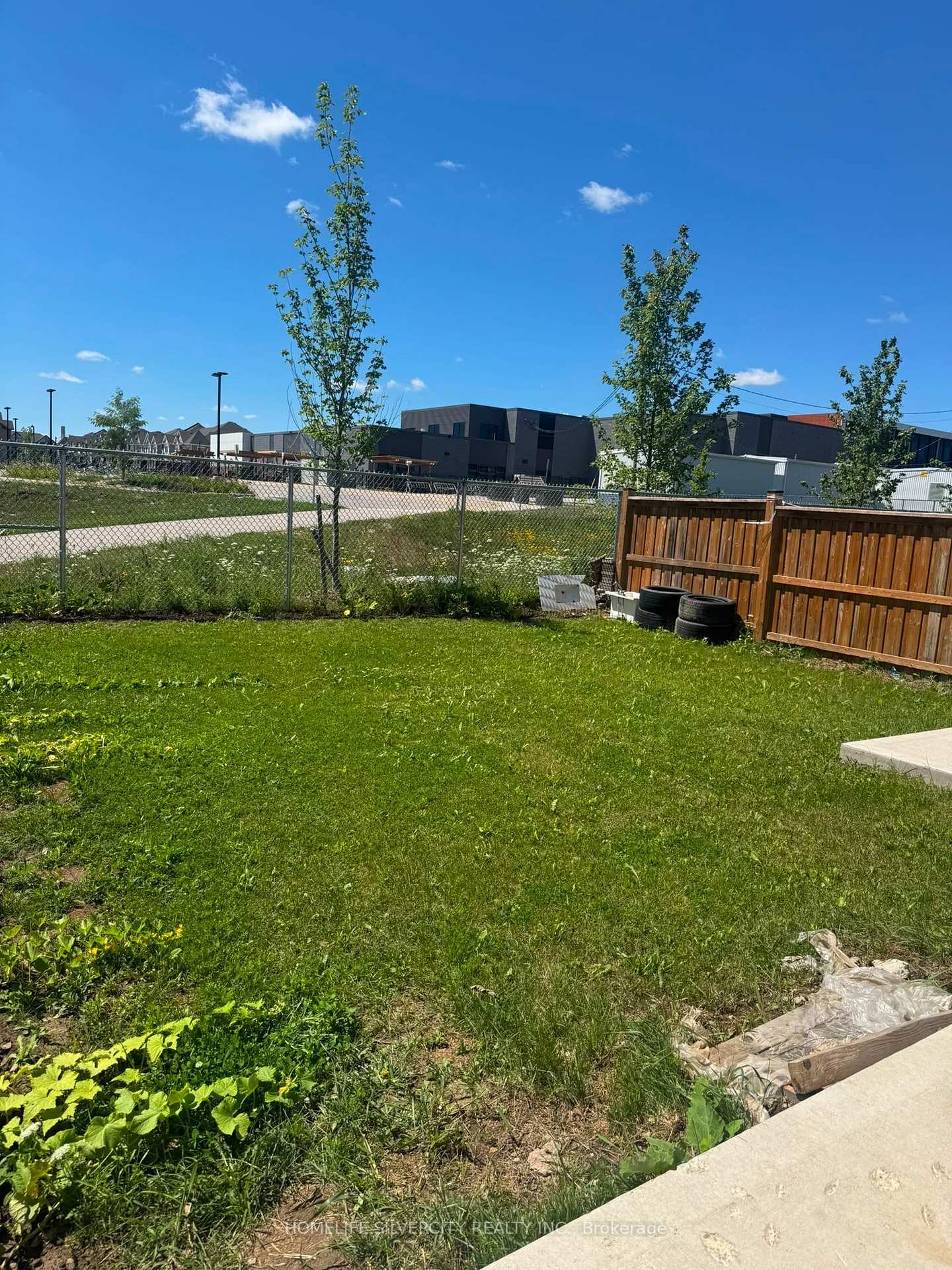 Photo 20 of 505 Florencedale Crescent, Kitchener, Huron Park — HOMEH