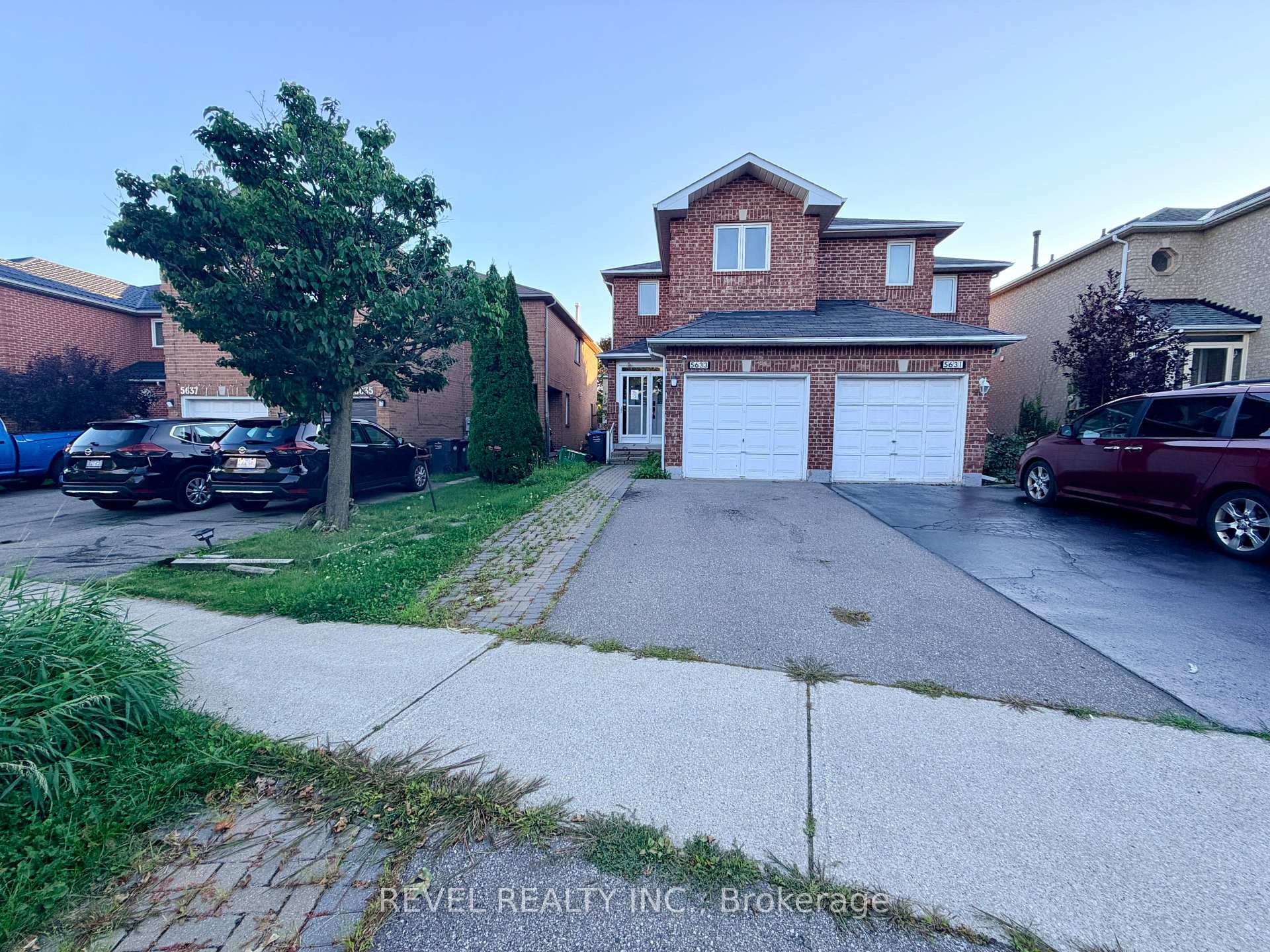 Photo 3 of 5633 Cortina Crescent, Mississauga, Hurontario — HOMEH