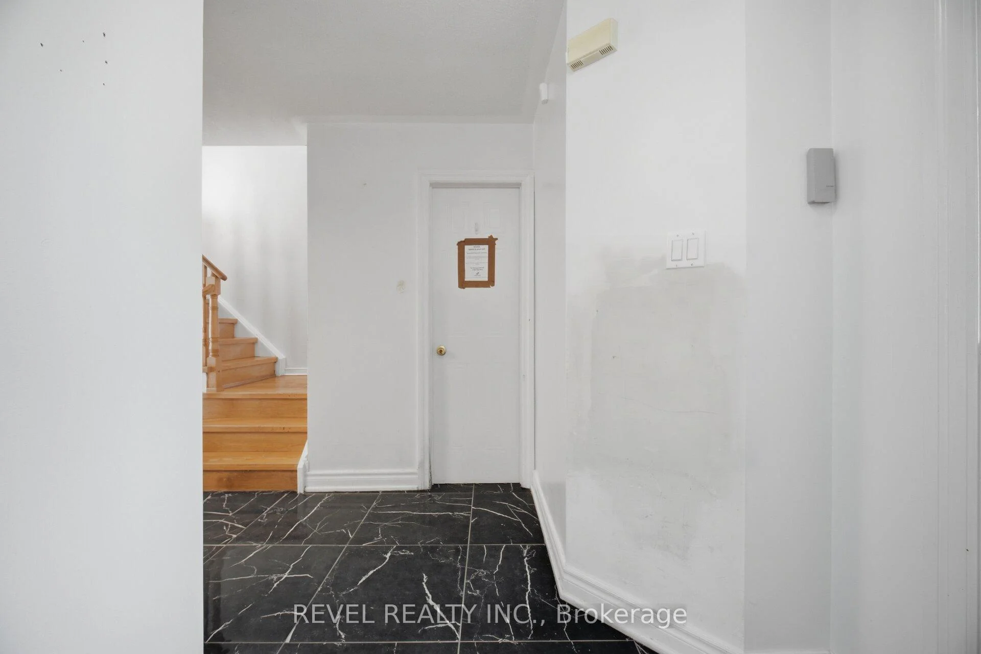 Photo 8 of 5633 Cortina Crescent, Mississauga, Hurontario — HOMEH