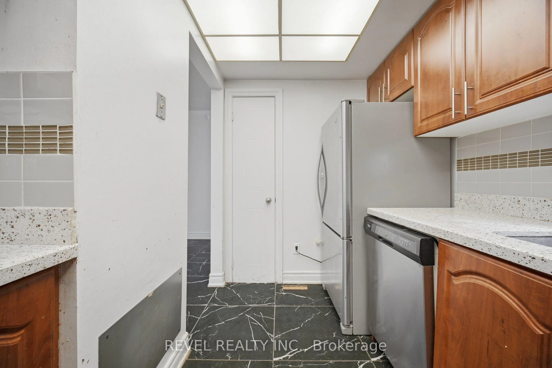 Photo 9 of 5633 Cortina Crescent, Mississauga, Hurontario — HOMEH