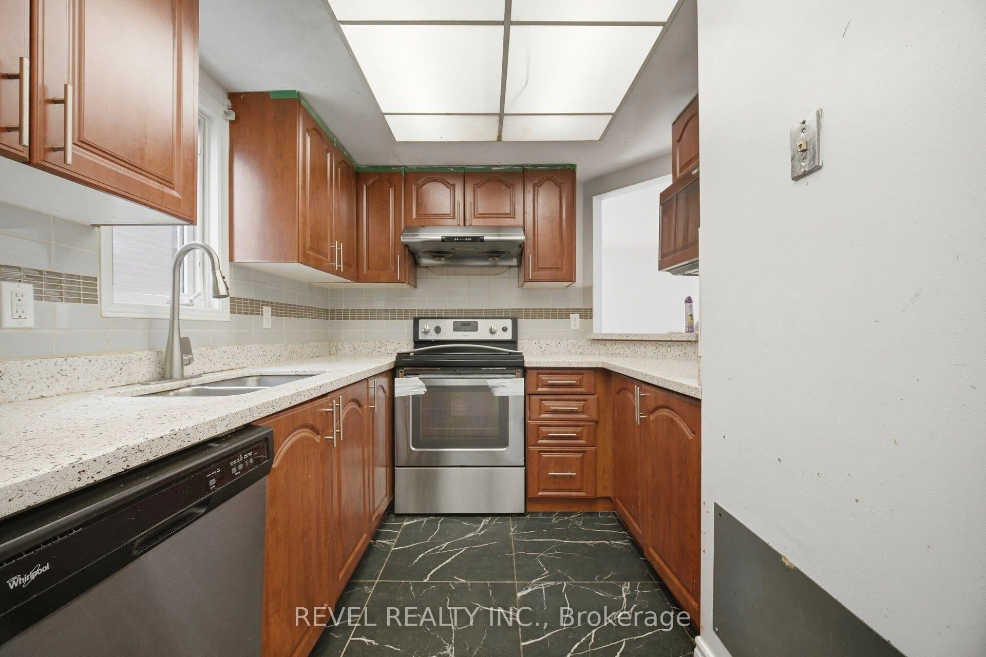 Photo 11 of 5633 Cortina Crescent, Mississauga, Hurontario — HOMEH