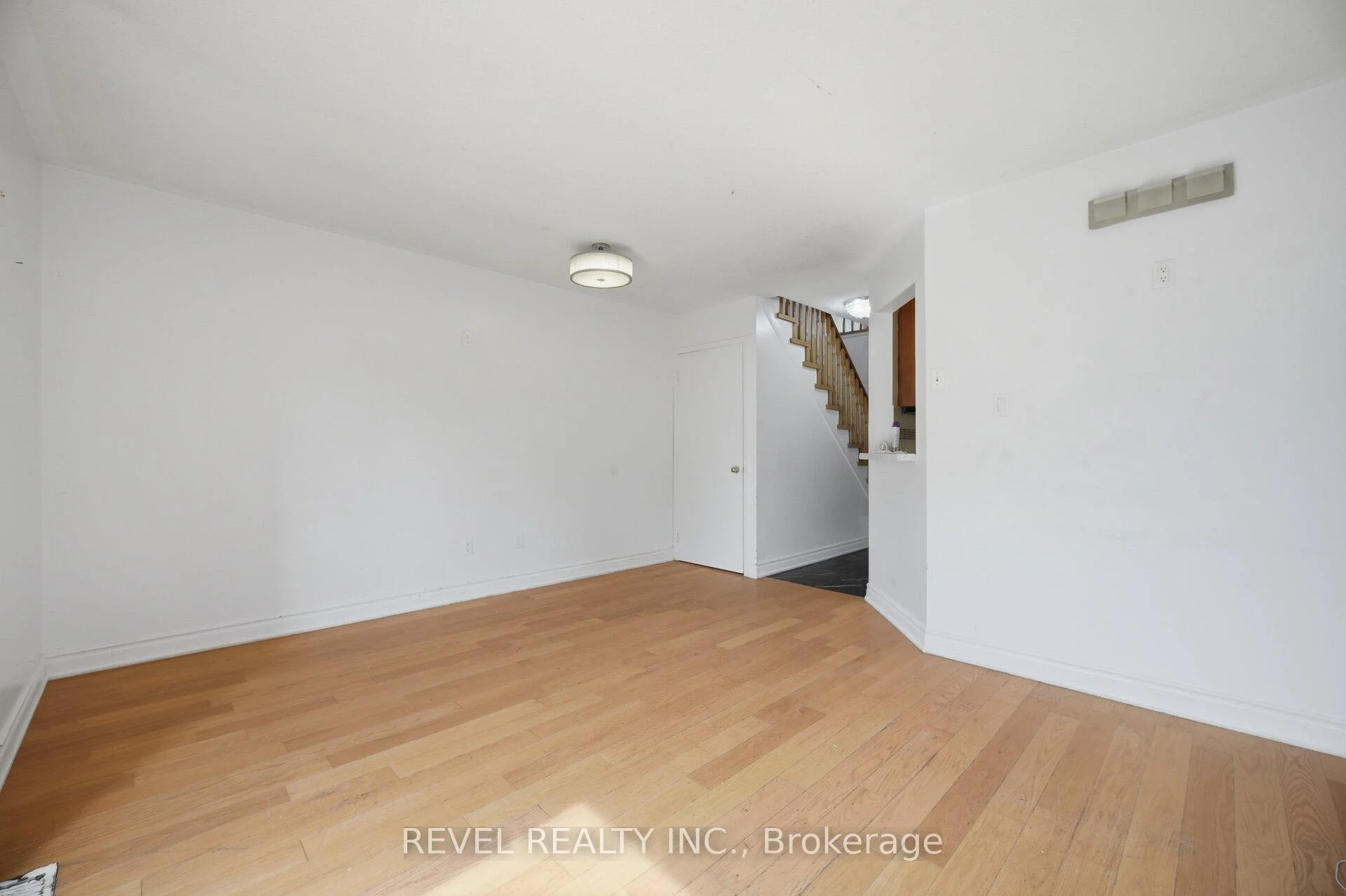 Photo 13 of 5633 Cortina Crescent, Mississauga, Hurontario — HOMEH
