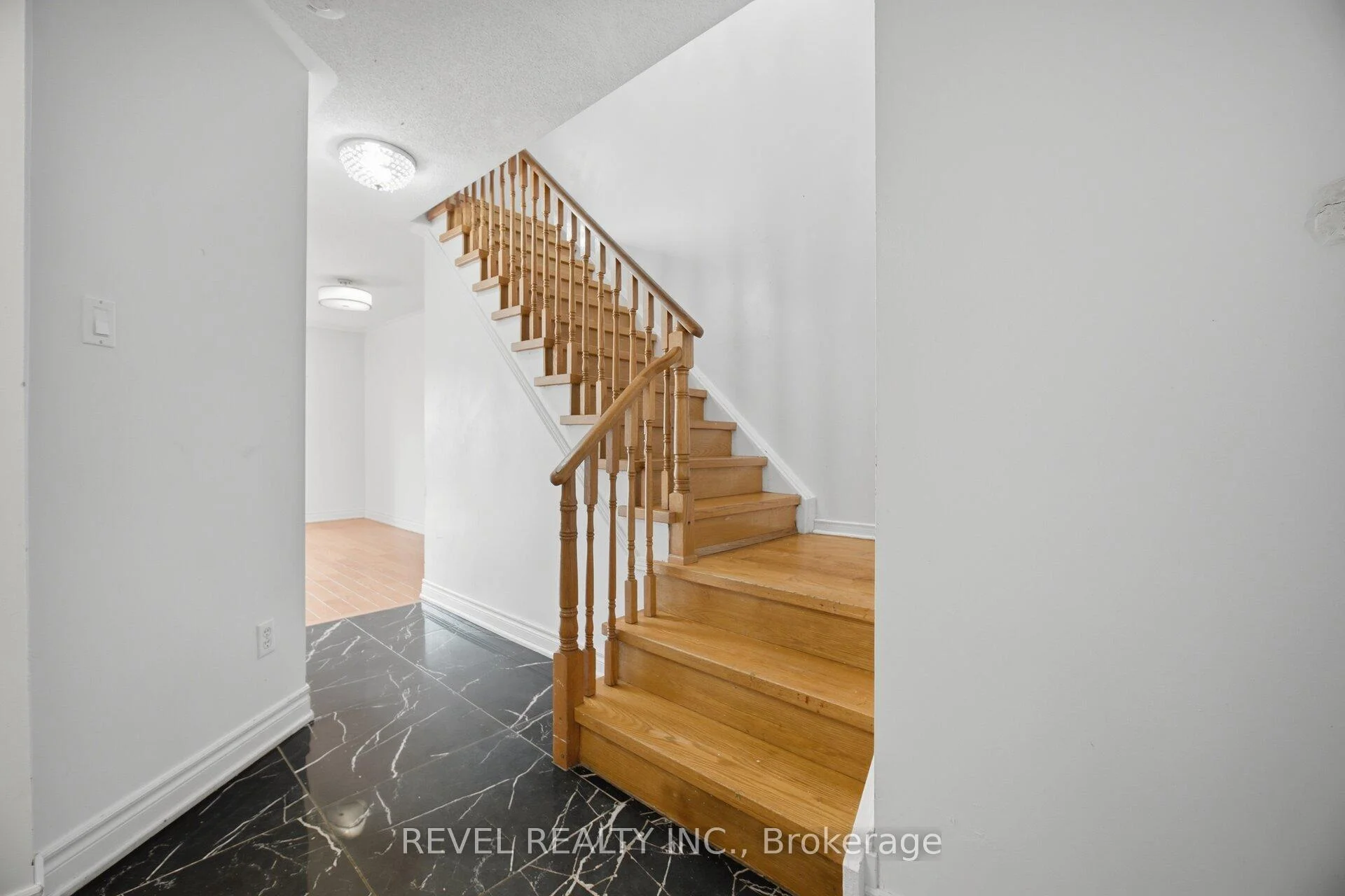 Photo 17 of 5633 Cortina Crescent, Mississauga, Hurontario — HOMEH