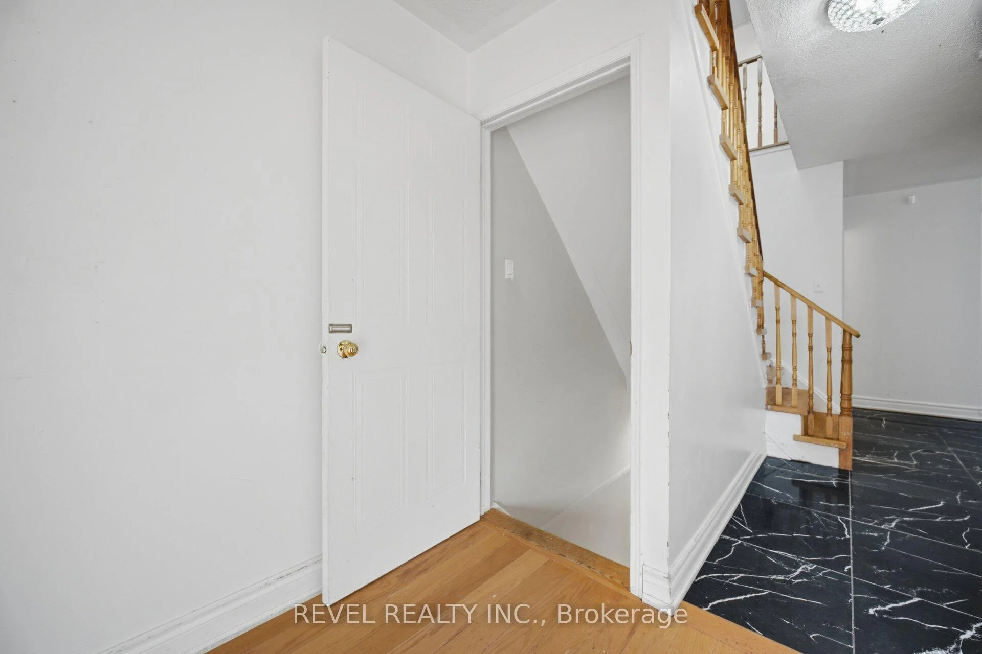 Photo 28 of 5633 Cortina Crescent, Mississauga, Hurontario — HOMEH