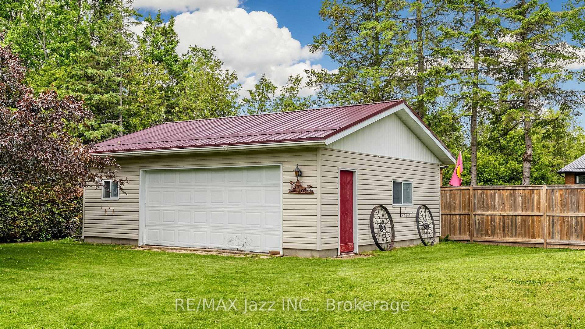Photo 7 of 15 Beavers Lane, Kawartha Lakes, Woodville — HOMEH