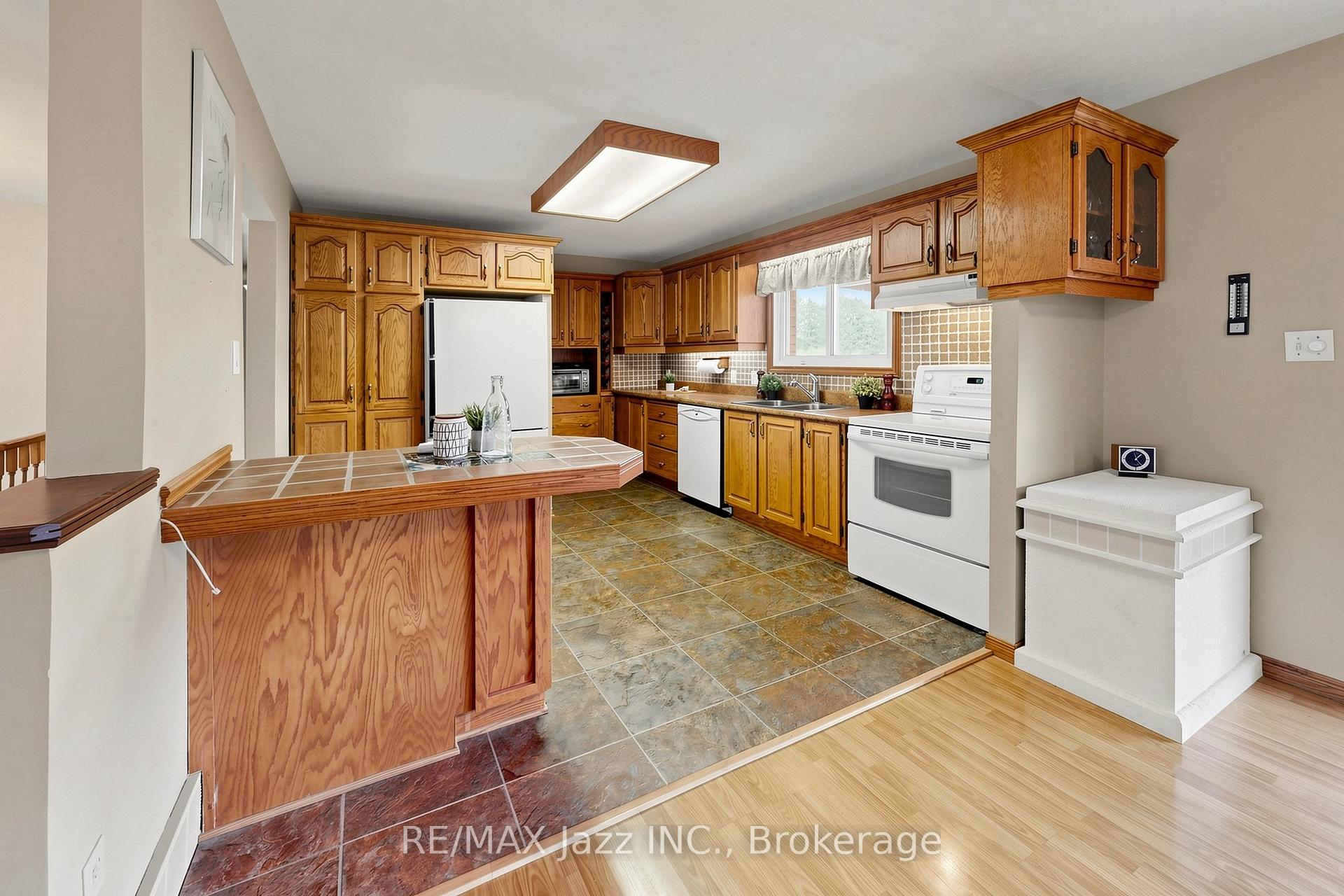 Photo 12 of 15 Beavers Lane, Kawartha Lakes, Woodville — HOMEH
