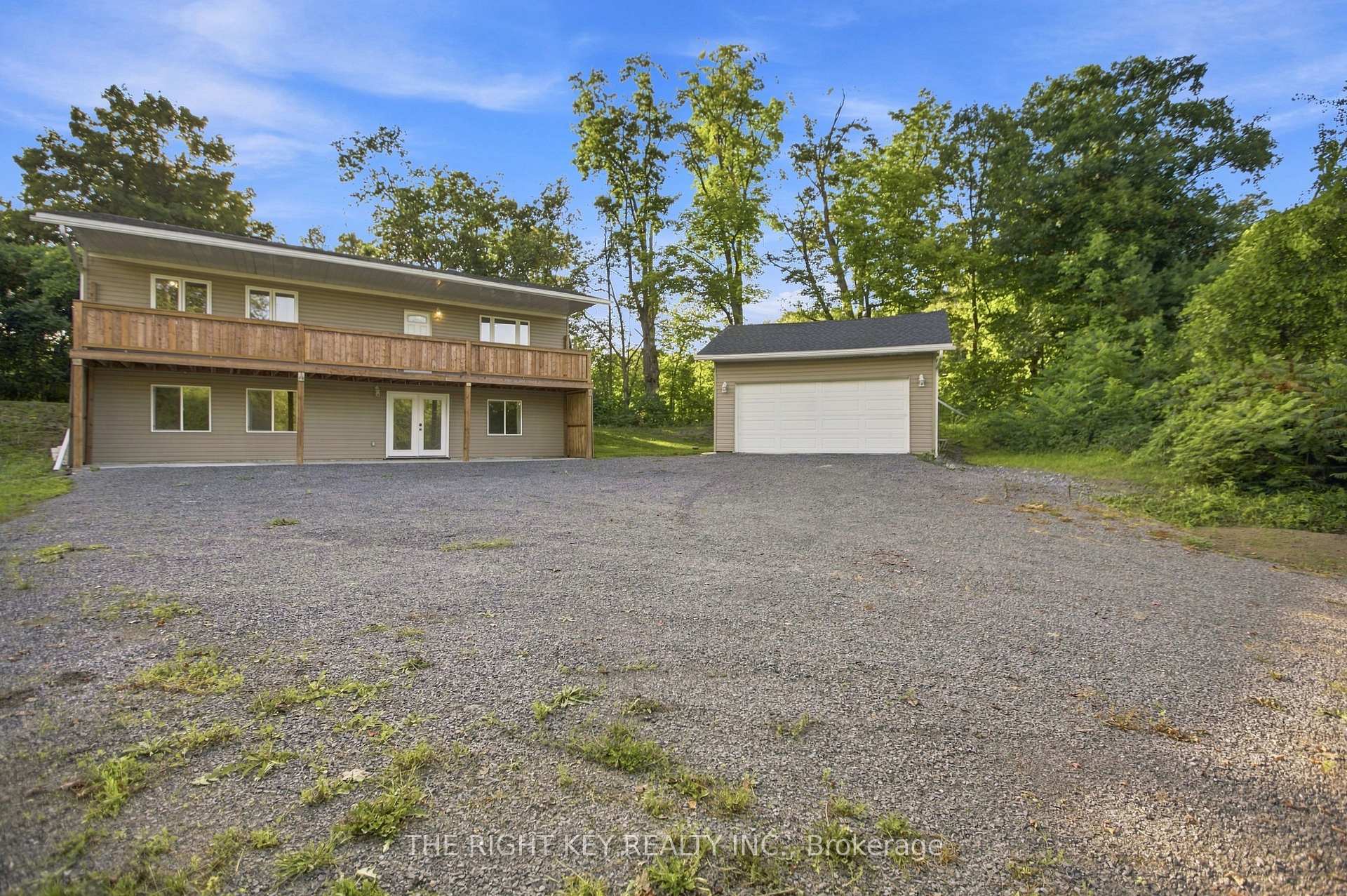 Photo 2 of 16 Stacey Drive, McNab/Braeside, Mcnab/Braeside Twps — HOMEH