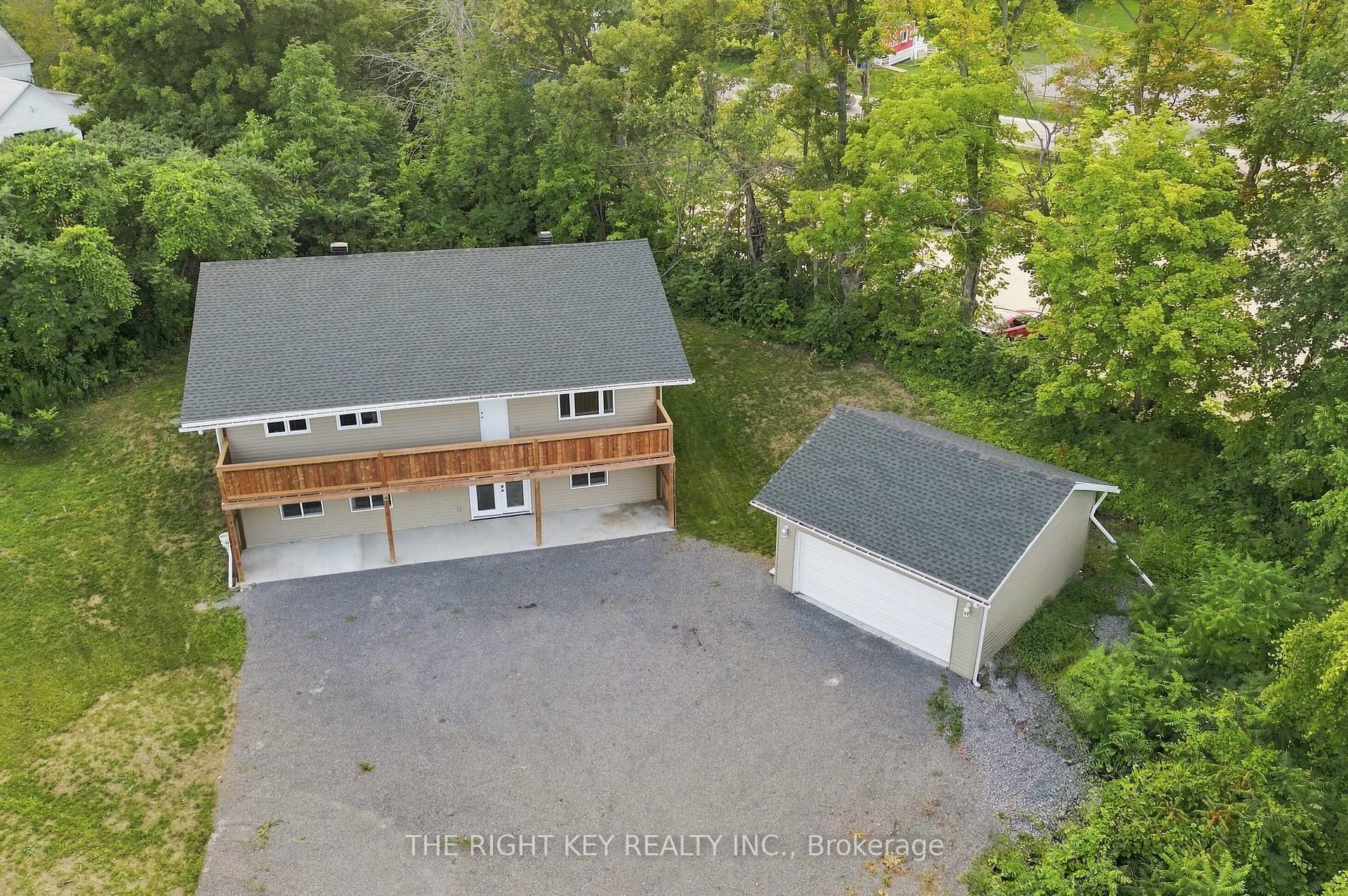 Photo 3 of 16 Stacey Drive, McNab/Braeside, Mcnab/Braeside Twps — HOMEH
