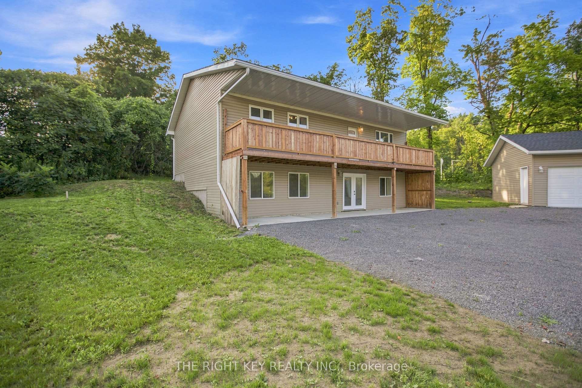 Photo 4 of 16 Stacey Drive, McNab/Braeside, Mcnab/Braeside Twps — HOMEH