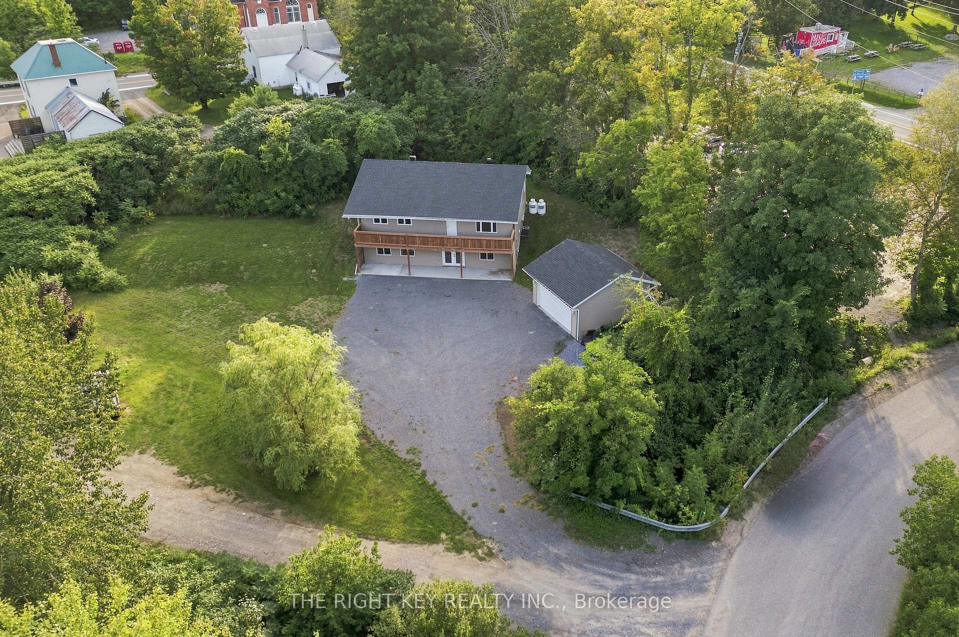 Photo 6 of 16 Stacey Drive, McNab/Braeside, Mcnab/Braeside Twps — HOMEH
