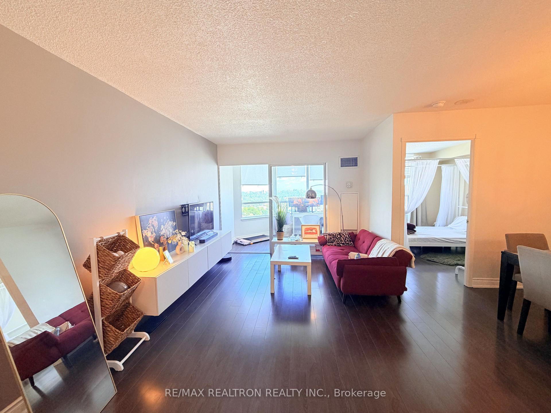 Photo 1 of Unit 2015, 135 Hillcrest Avenue, Mississauga, Cooksville — HOMEH