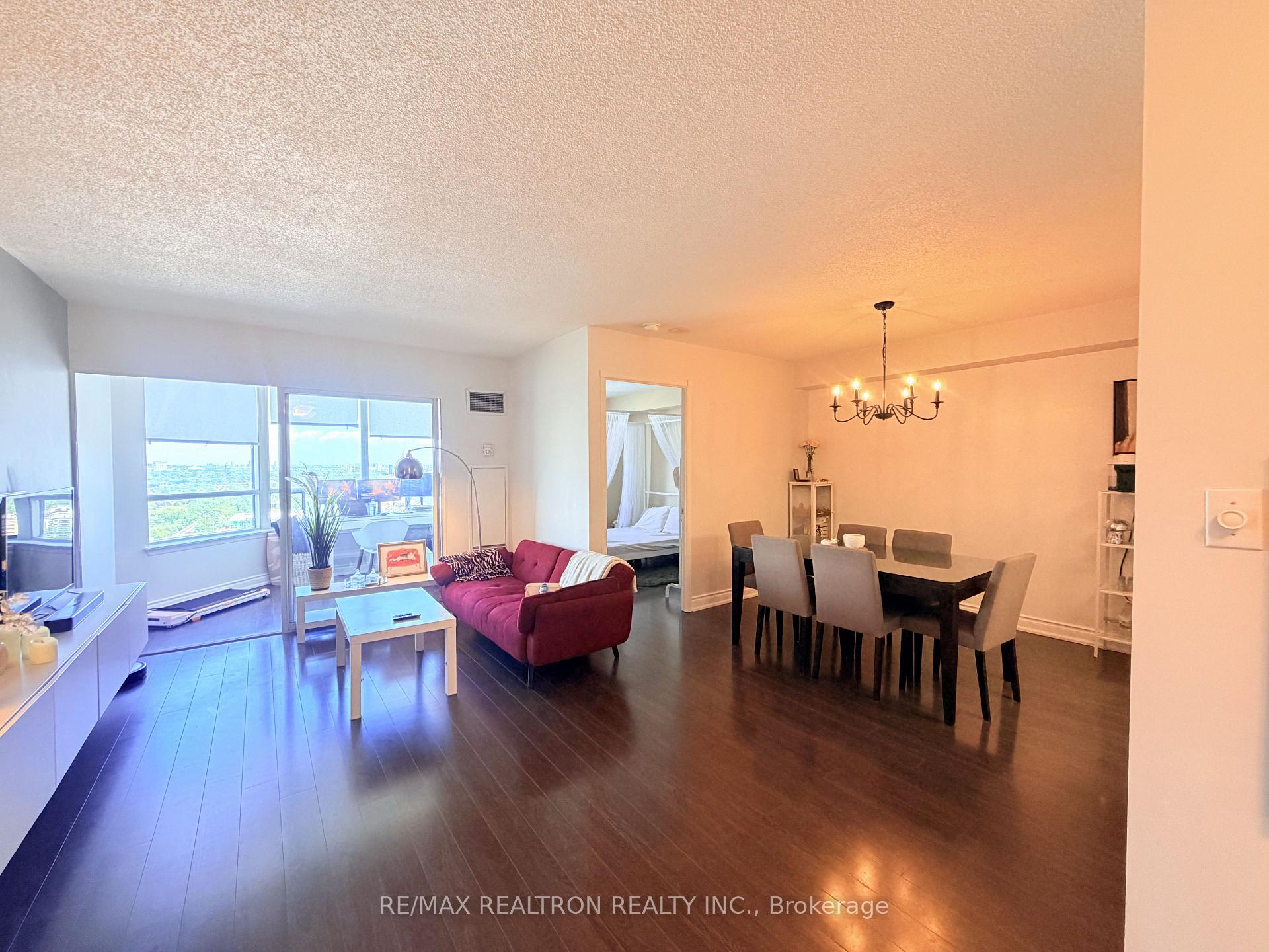 Photo 5 of Unit 2015, 135 Hillcrest Avenue, Mississauga, Cooksville — HOMEH