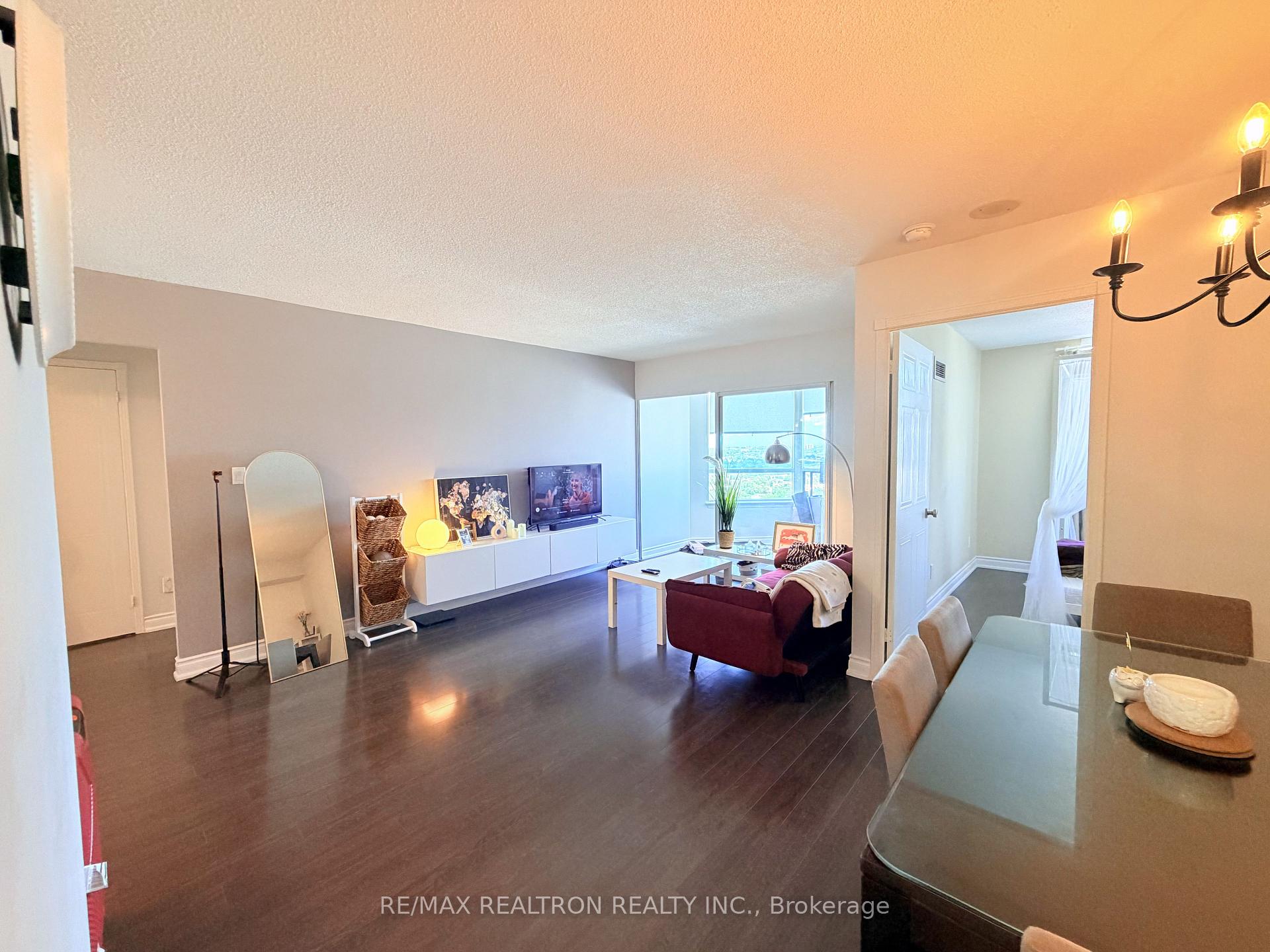 Photo 11 of Unit 2015, 135 Hillcrest Avenue, Mississauga, Cooksville — HOMEH