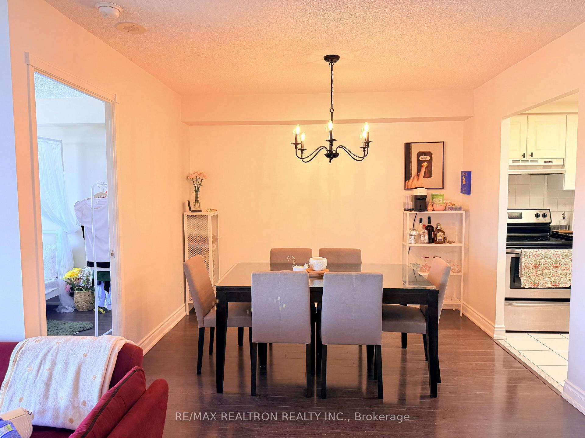 Photo 13 of Unit 2015, 135 Hillcrest Avenue, Mississauga, Cooksville — HOMEH