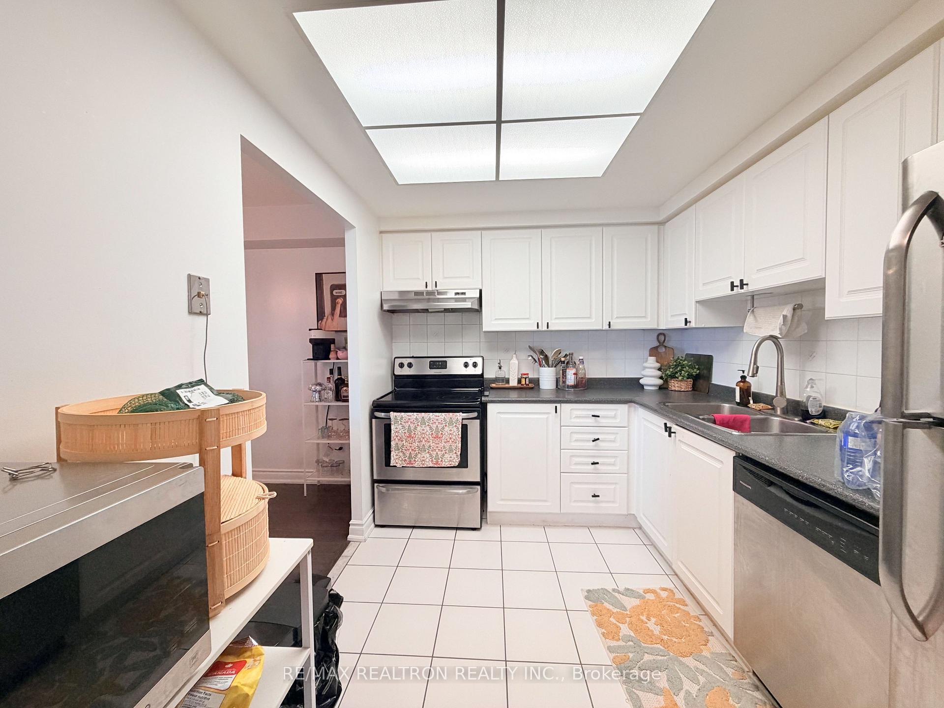 Photo 16 of Unit 2015, 135 Hillcrest Avenue, Mississauga, Cooksville — HOMEH