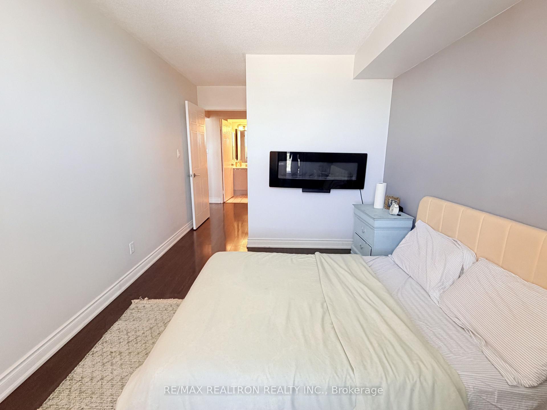 Photo 21 of Unit 2015, 135 Hillcrest Avenue, Mississauga, Cooksville — HOMEH