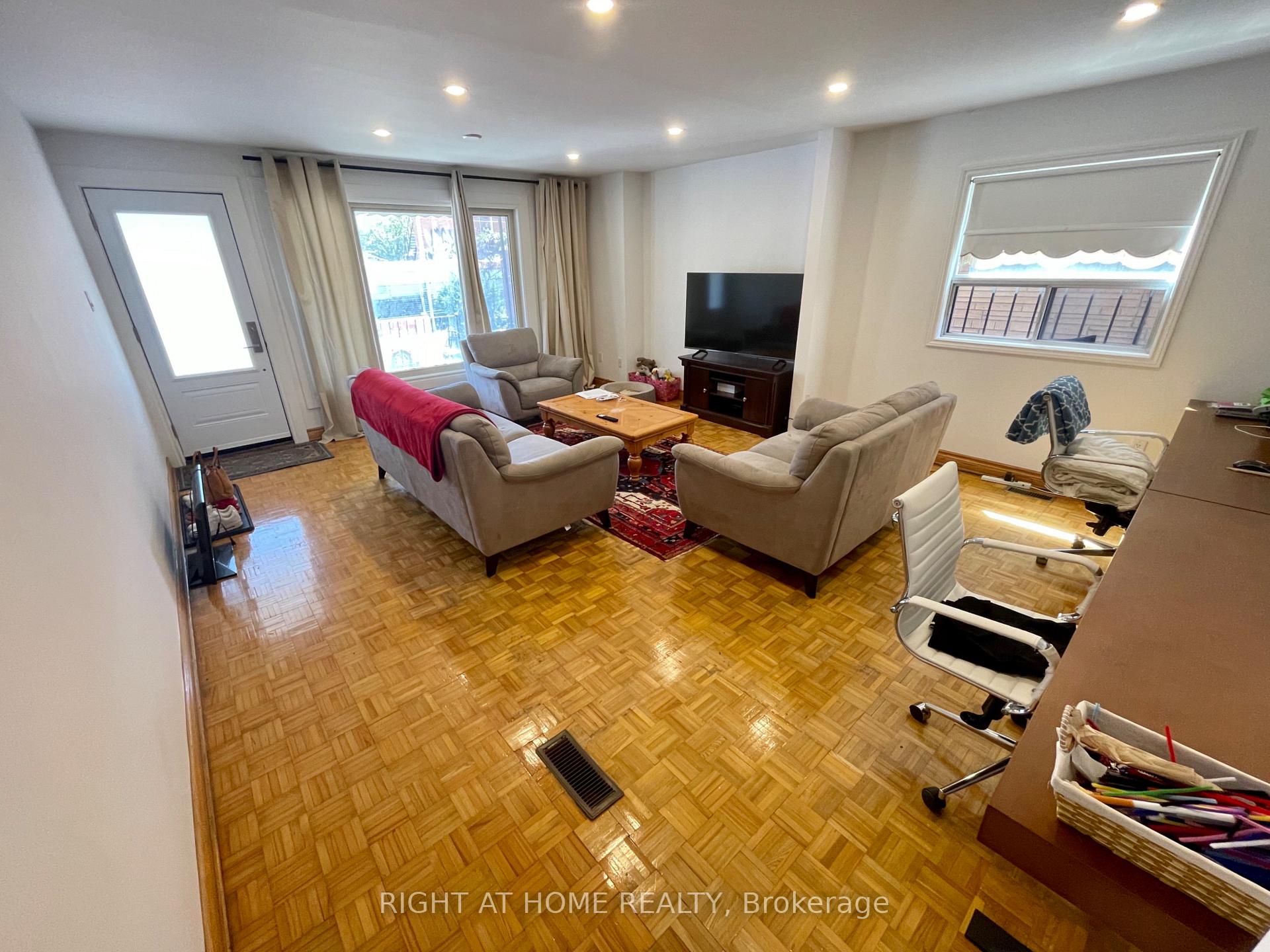 Photo 4 of 40 Bellevue Avenue, Toronto, Kensington-Chinatown — HOMEH