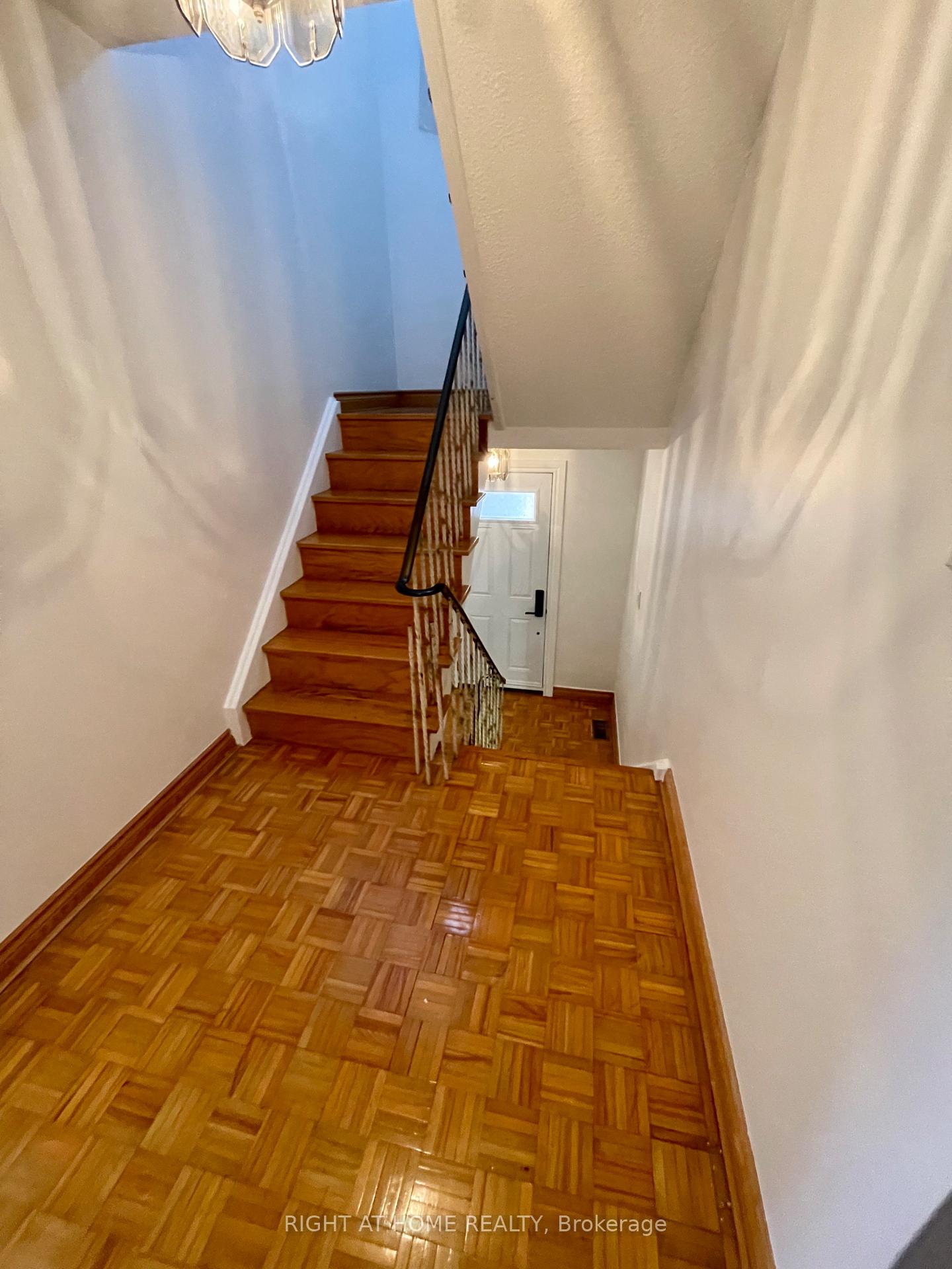 Photo 10 of 40 Bellevue Avenue, Toronto, Kensington-Chinatown — HOMEH