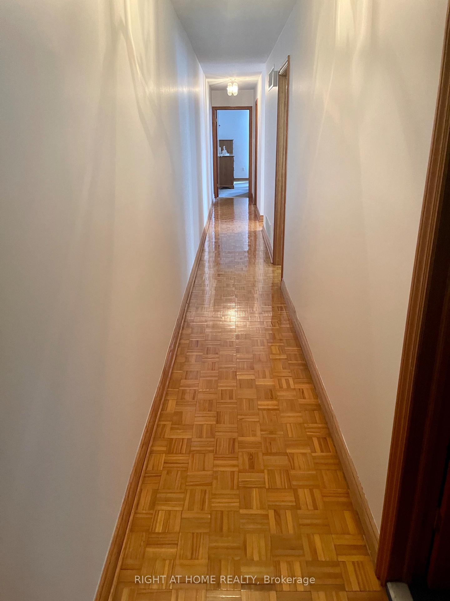 Photo 11 of 40 Bellevue Avenue, Toronto, Kensington-Chinatown — HOMEH